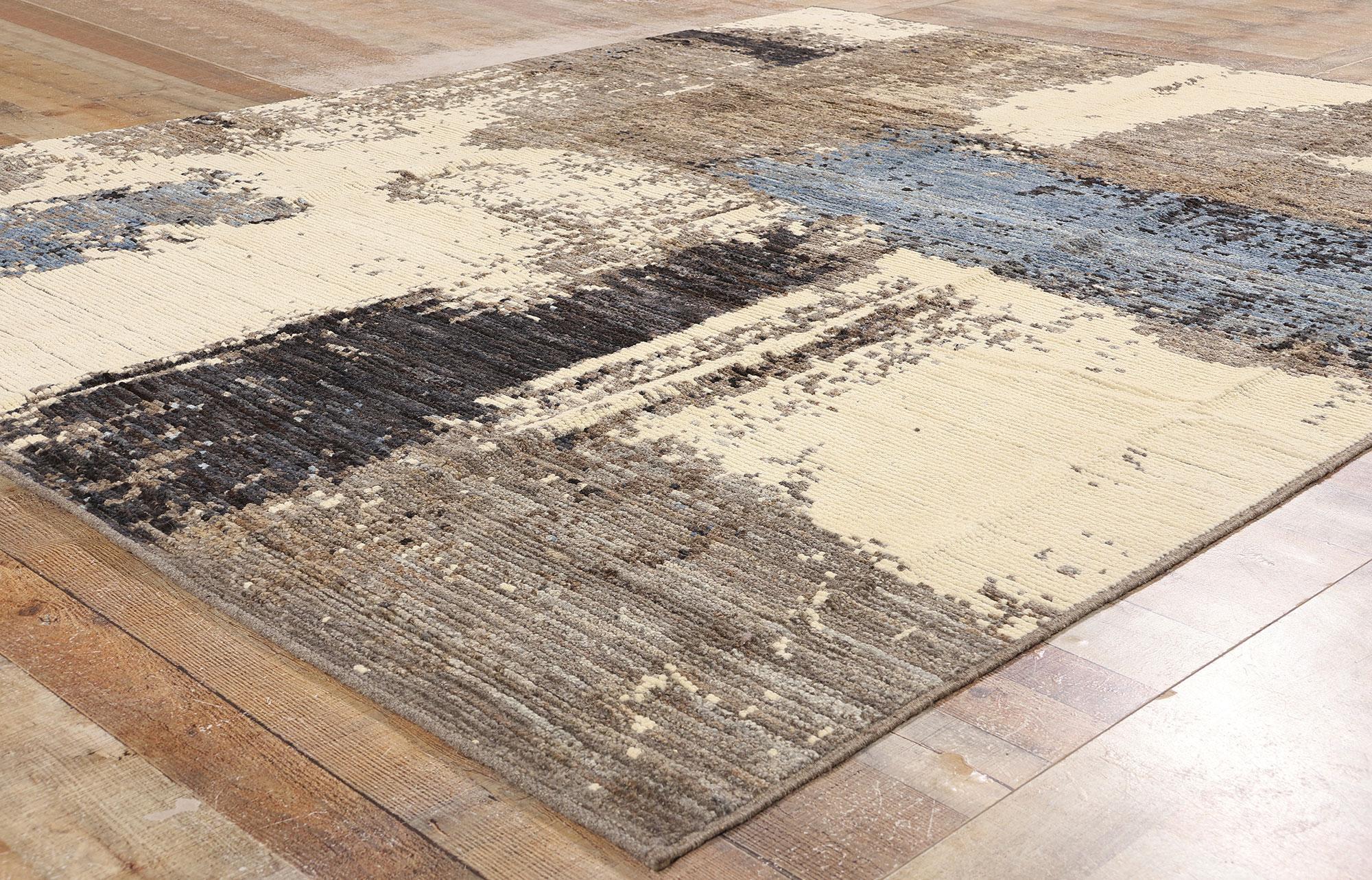 XXIe siècle et contemporain New Organic Modern Moroccan Carpet with Transitional Style en vente