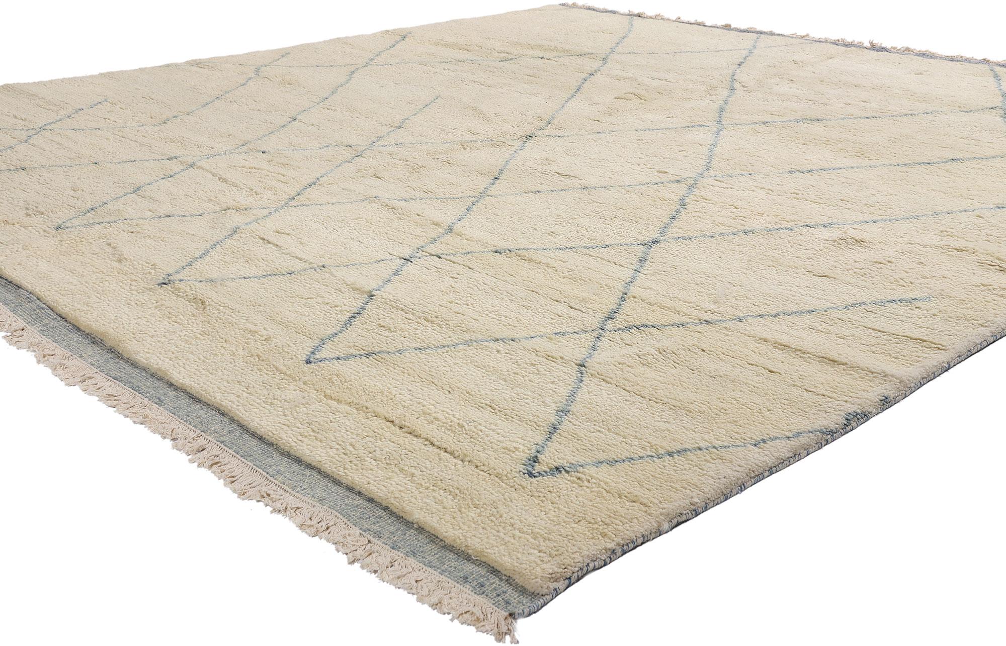 30530 Neuer zeitgenössischer Teppich im marokkanischen Stil mit gemütlichen Hygge-Vibes. Dieser handgeknüpfte Wollteppich im zeitgenössischen marokkanischen Stil vermittelt mit seiner Schlichtheit, seinem Plüschflor und seiner Hygge-Atmosphäre ein