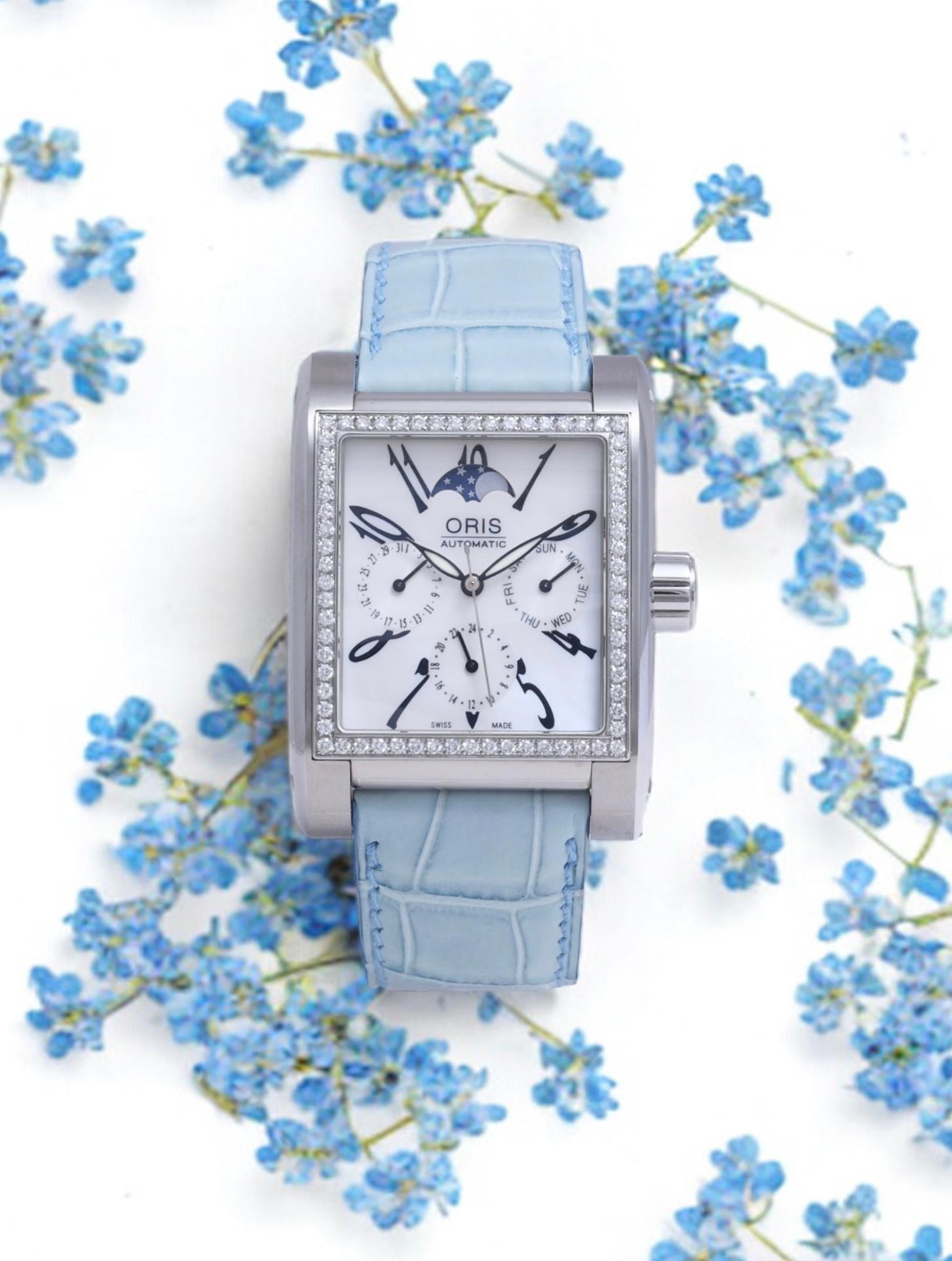 Oris, montre automatique rectangulaire Miles Complication Moonphase Diamond Watch en vente 11