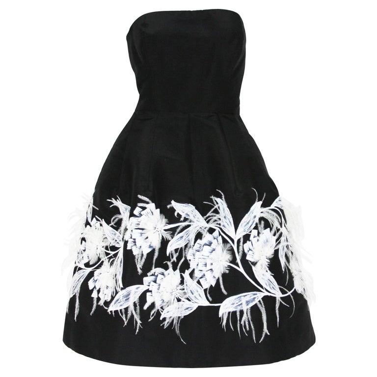 New Oscar $5490 De La Renta S/S 2015 Silk Black Ostrich Feather Beads Dress  US 8 For Sale at 1stDibs | oscar de la renta white feather dress, white  feather oscar dress