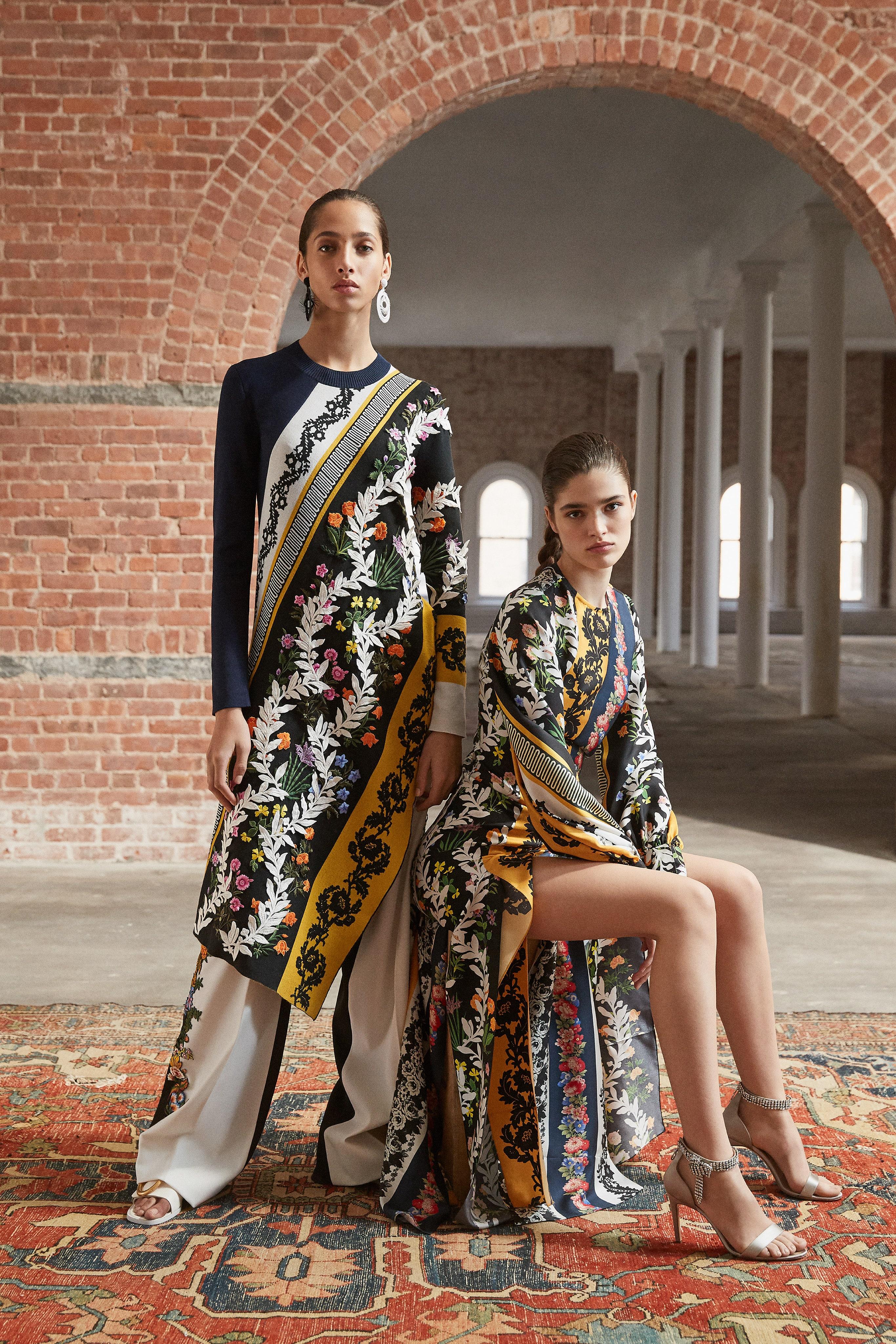 Nuevo Oscar De La Renta 2019 Bombas de tacón de pasarela de satén de cristal Tamaño 37.5 $1795 en Nuevo estado para la venta en Ashburn, VA