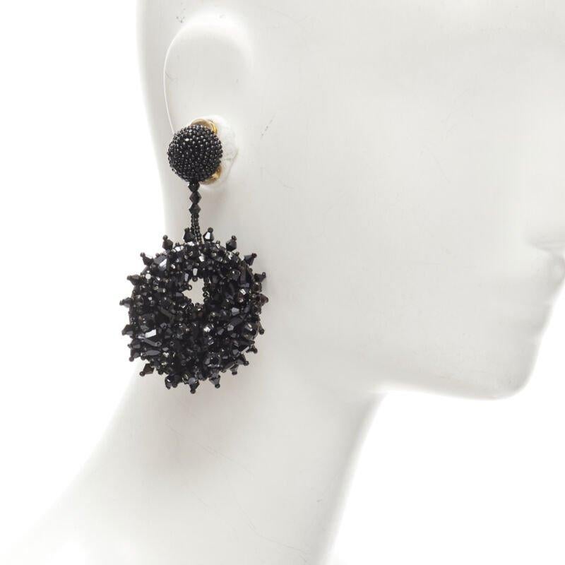 new OSCAR DE LA RENTA Bold Disc black bead embellished statement clip on earring
Reference: TGAS/C01275
Brand: Oscar De La Renta
Model: Bold Disc earring
Material: Acrylic
Color: Black
Pattern: Solid
Closure: Clip On
Lining: Acrylic
Extra Details: