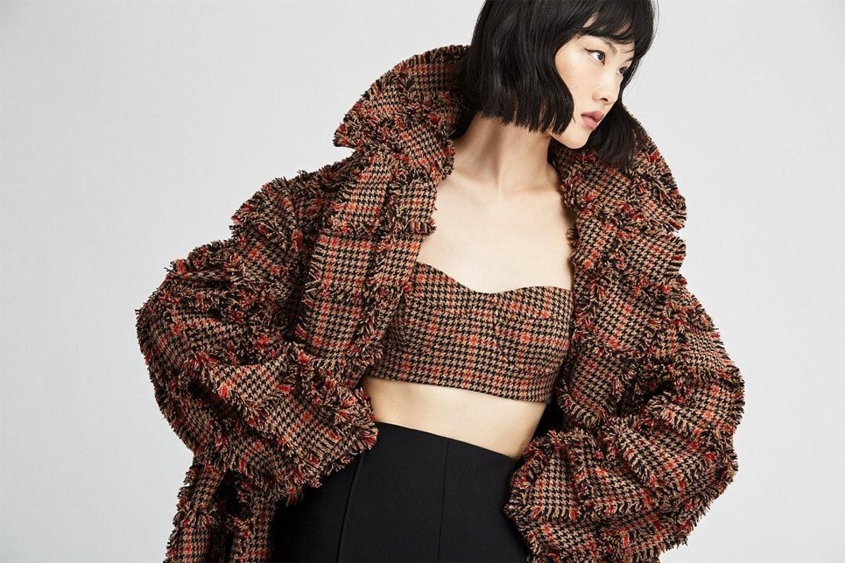 Oscar De La Renta
Nuevo con funda protectora
Otoño 2019
$1525
* Talla 37
Cuadros de punto
Tacones: 4
