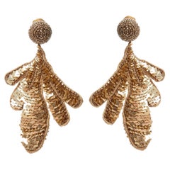 new OSCAR DE LA RENTA gold sequin bead embellished leaf clip on earring