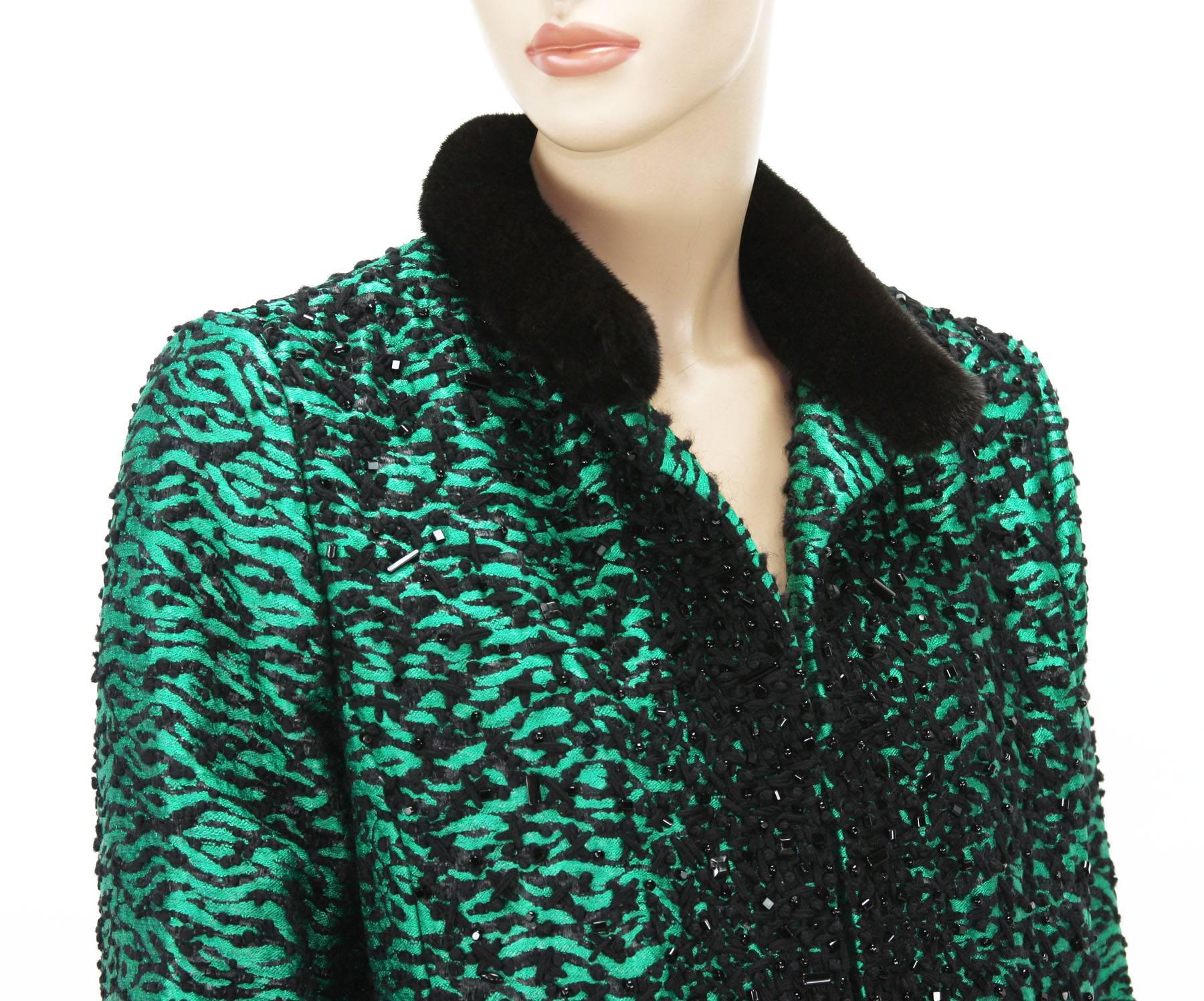 Women's New Oscar de la Renta Mink Trim Boucle Beaded Emerald Green Coat  For Sale