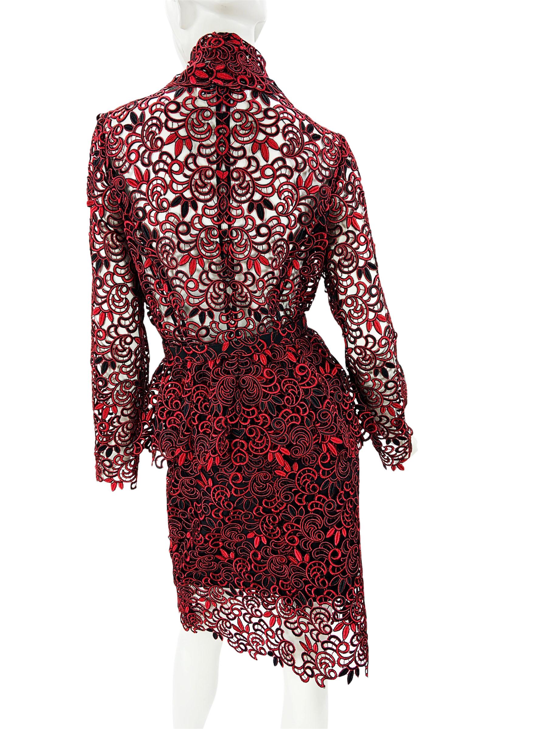 Women's New Oscar de la Renta Runway F/W 2014 Lace Red Black Belted Skirt Suit US 6 For Sale