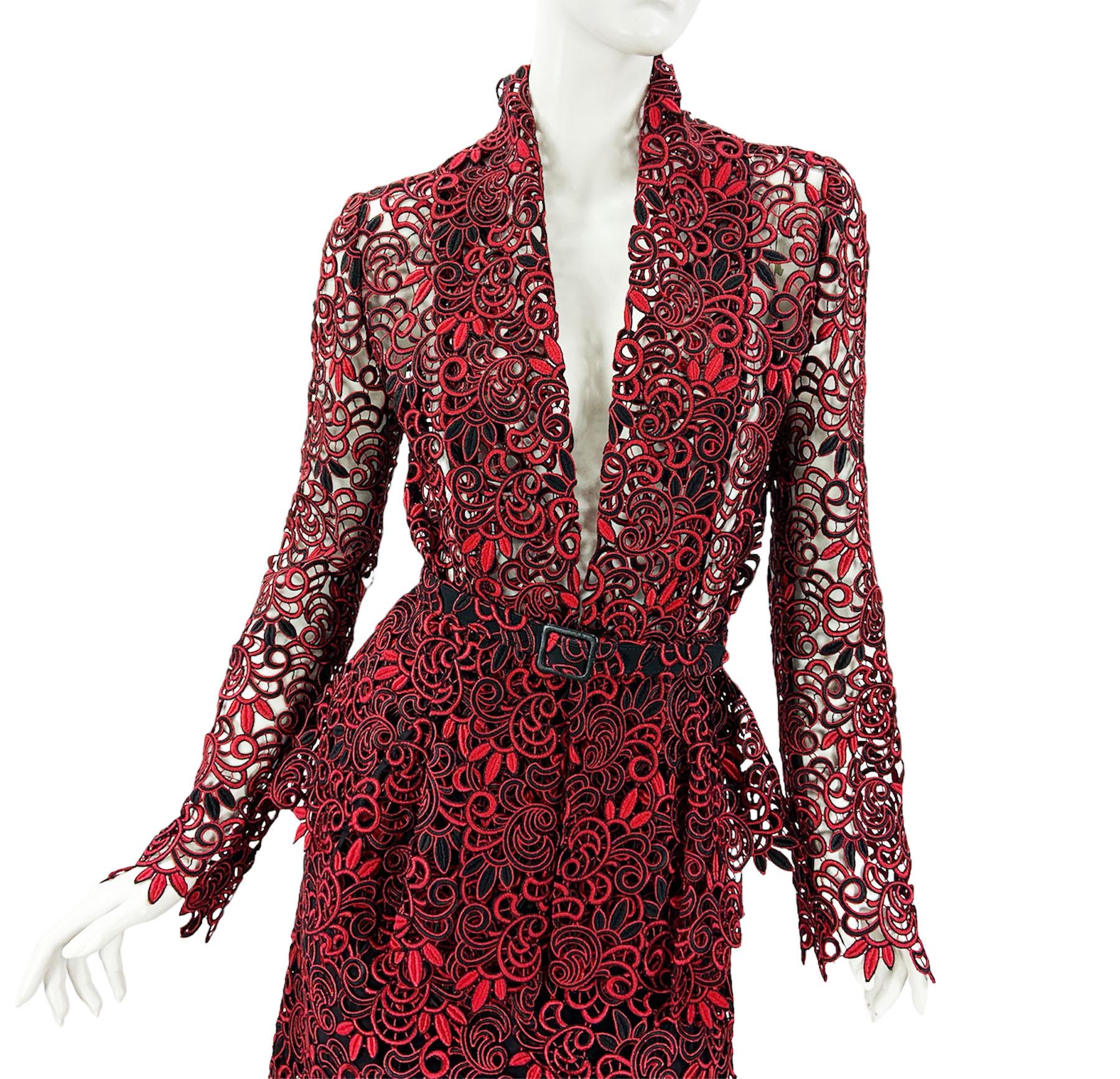 Tailleur jupe à ceinture Oscar de la Renta en dentelle rouge et noire, défilé A/H 2014, taille US 6 Pour femmes en vente