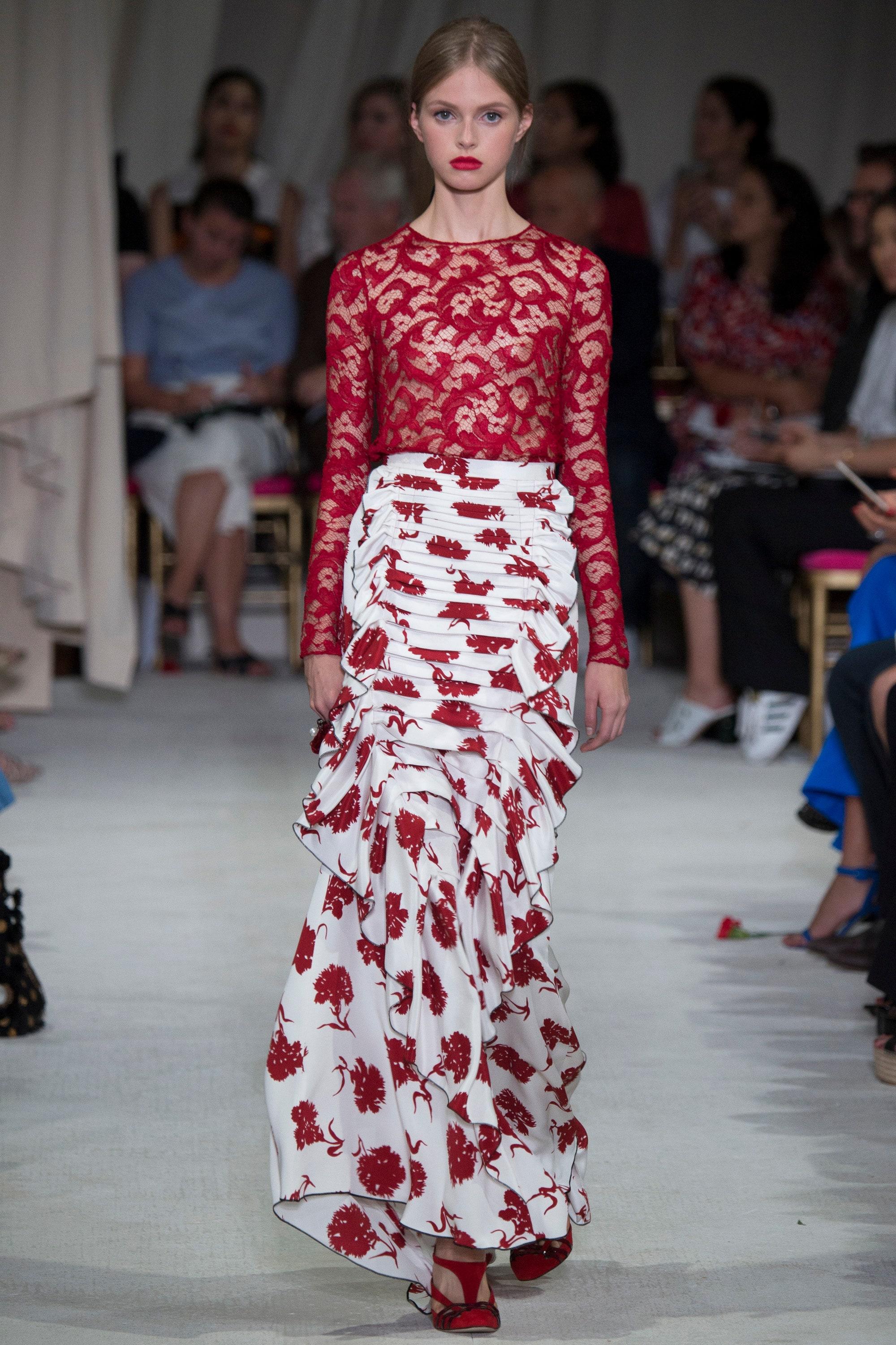 New Oscar De La Renta Silk Flower Print Maxi Skirt
S/S 2016 Runway Collection
Sample - no size tag - please check measurements. 
White with Burgundy Flowers, Ruffled and Pleated Accent, Finished with Black Piping, Back Zip Closure.
Measurements: