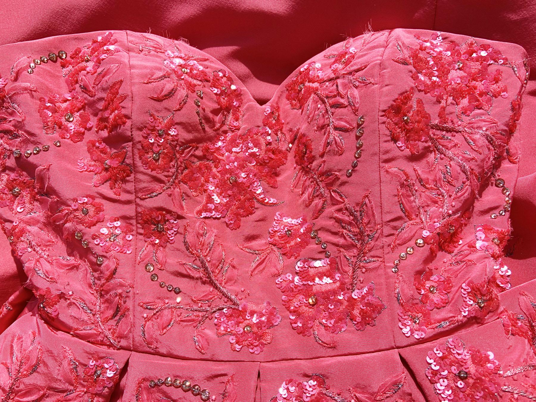 Nuevo Oscar De La Renta Vestido rosa de tafetán de seda adornado US 6 en venta 7