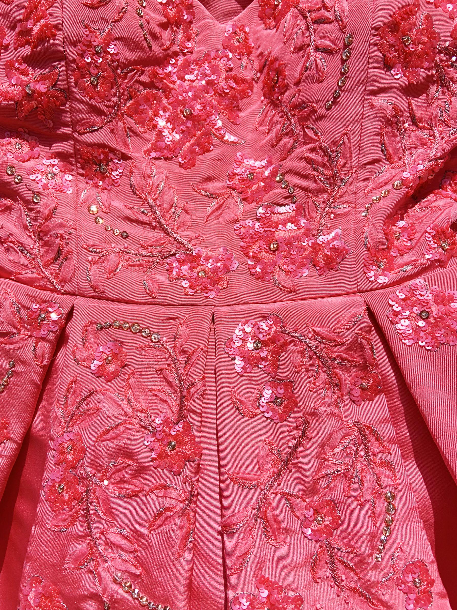 Nuevo Oscar De La Renta Vestido rosa de tafetán de seda adornado US 6 en venta 8