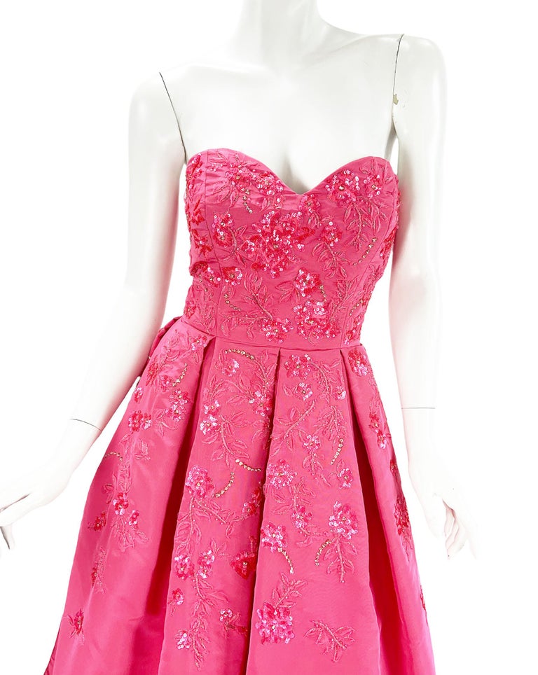 New Oscar De La Renta Silk Taffeta Embellished Pink Dress Gown US 6 For  Sale at 1stDibs | joshua goen wife, josh goen, size 6 dress in us