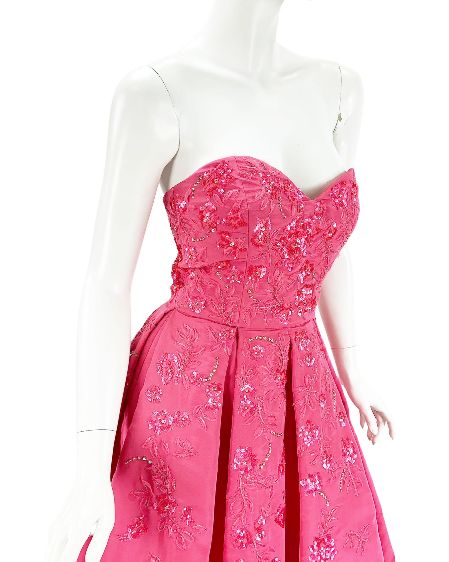 Nuevo Oscar De La Renta Vestido rosa de tafetán de seda adornado US 6 en venta 3