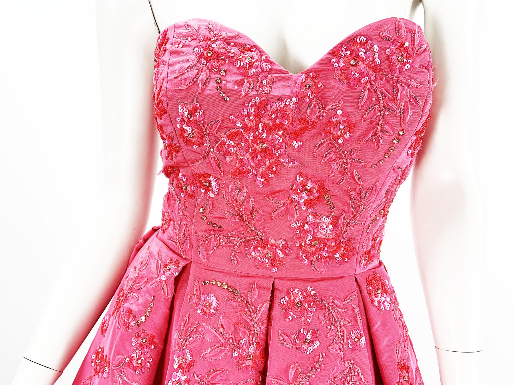 Nuevo Oscar De La Renta Vestido rosa de tafetán de seda adornado US 6 en venta 4