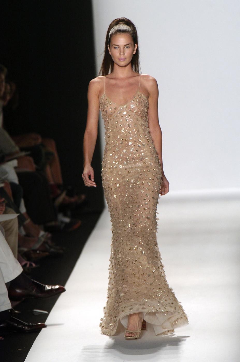 New Oscar de la Renta Nude Sequin Embellished Dress Gown
S/S 2006 Runway Collection
USA size 6 
Same dress was worn by Mischa Barton in the 57th Emmy Awards,  September 2006.
Nominated by Vogue magazine as the best Emmy Awards dress.
Measurements: