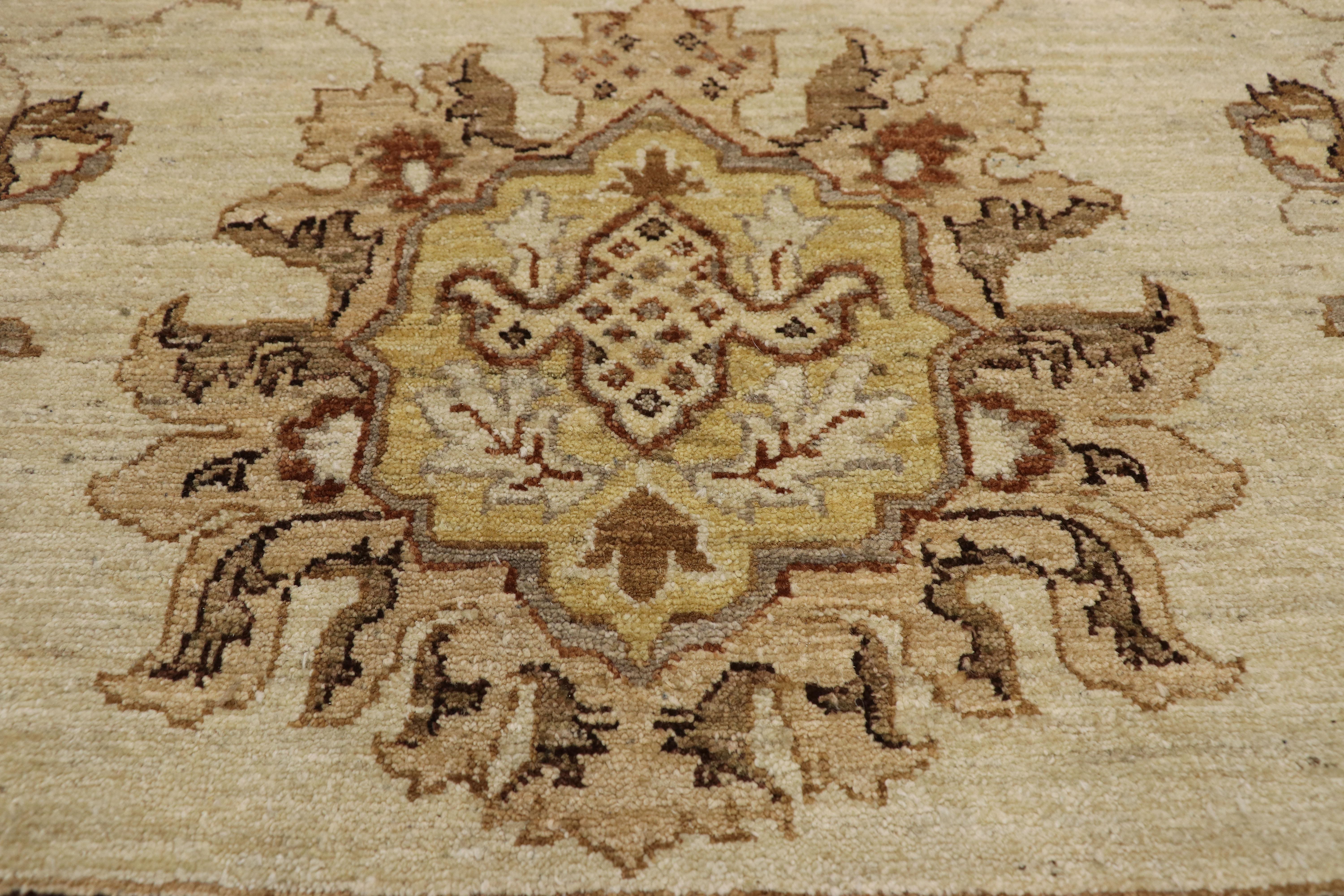 Indien Nouveau tapis de zone transitionnel Oushak avec style William and Mary en vente