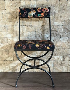 Nuova coppia di sedie in ferro battuto con schienale e seduta in tessuto Silinog di Etro