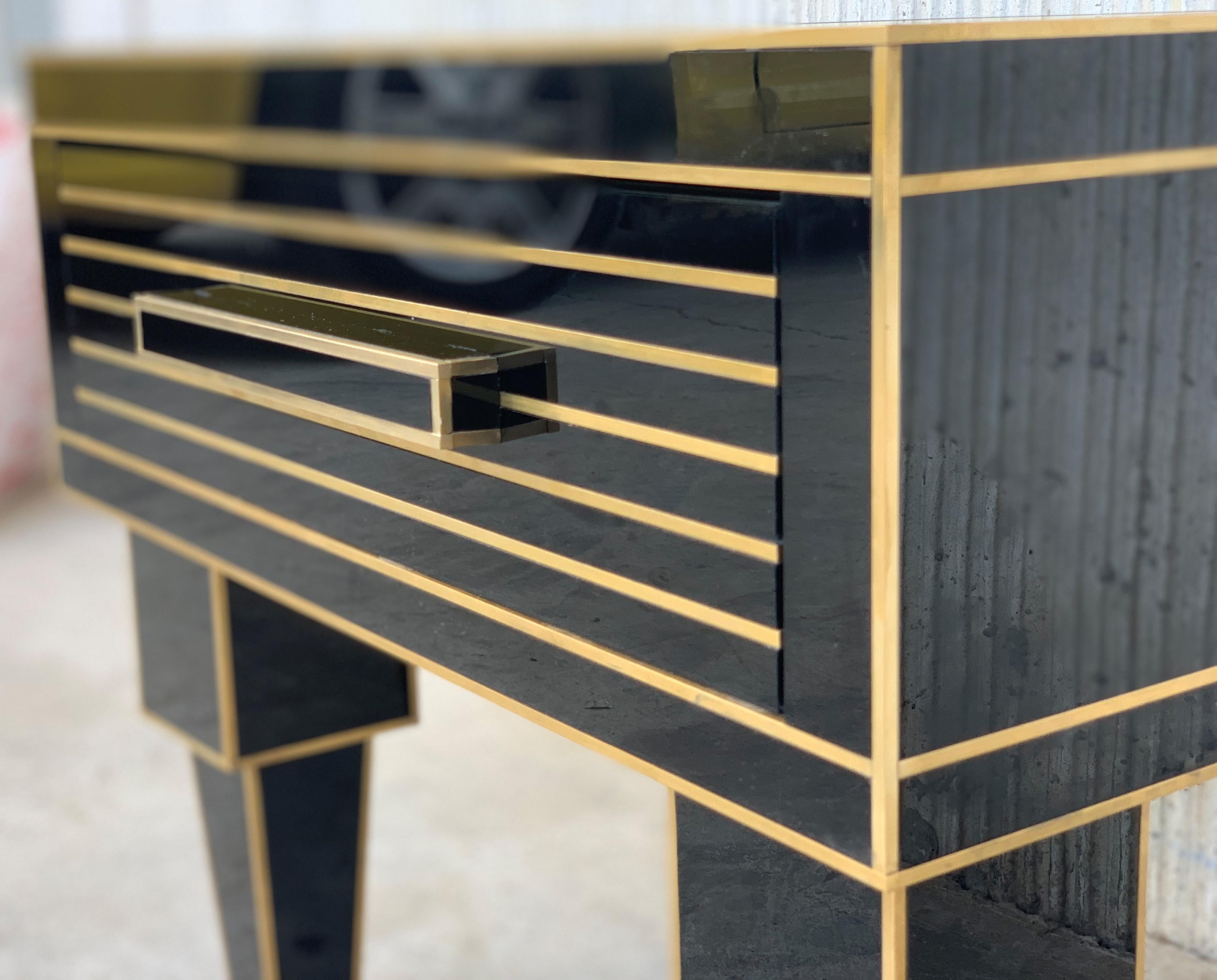 New Pair of Mirrored Low Nightstand in Black Mirror and Chrome with Drawer For Sale 2