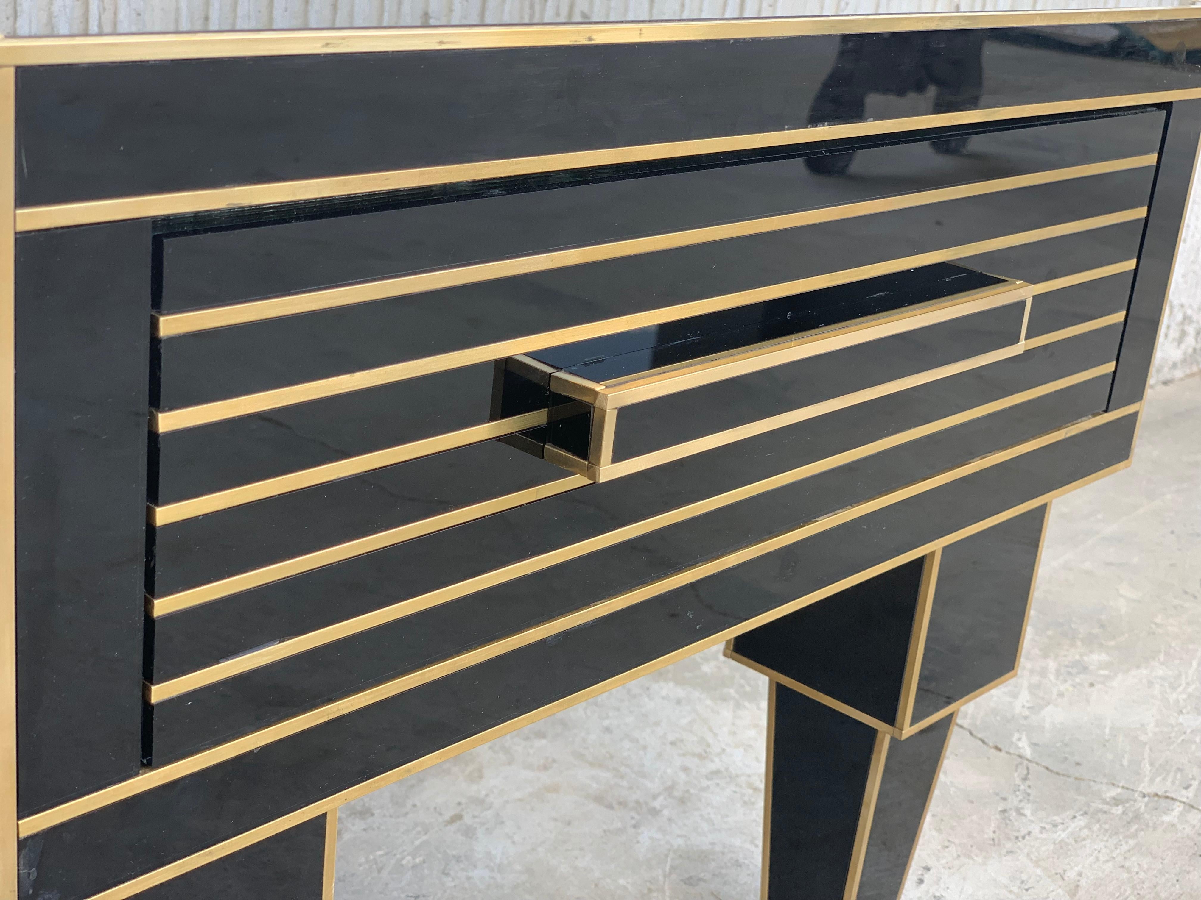 New Pair of Mirrored Low Nightstand in Black Mirror and Chrome with Drawer For Sale 4