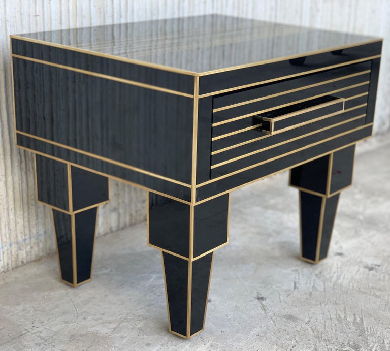 New Pair of Mirrored Low Nightstand in Black Mirror and Chrome with Drawer In Excellent Condition For Sale In Miami, FL