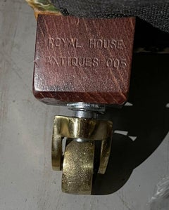 Nuova coppia di poltrone su misura in gelso Howard Love Seat Hounds Silk Velvet