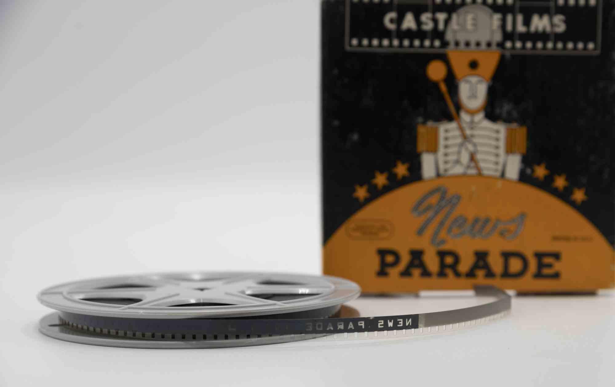 News Parade is an original film from the 1940s.

It includes original packaging.

8 mm or 16 mm.

Good conditions. 