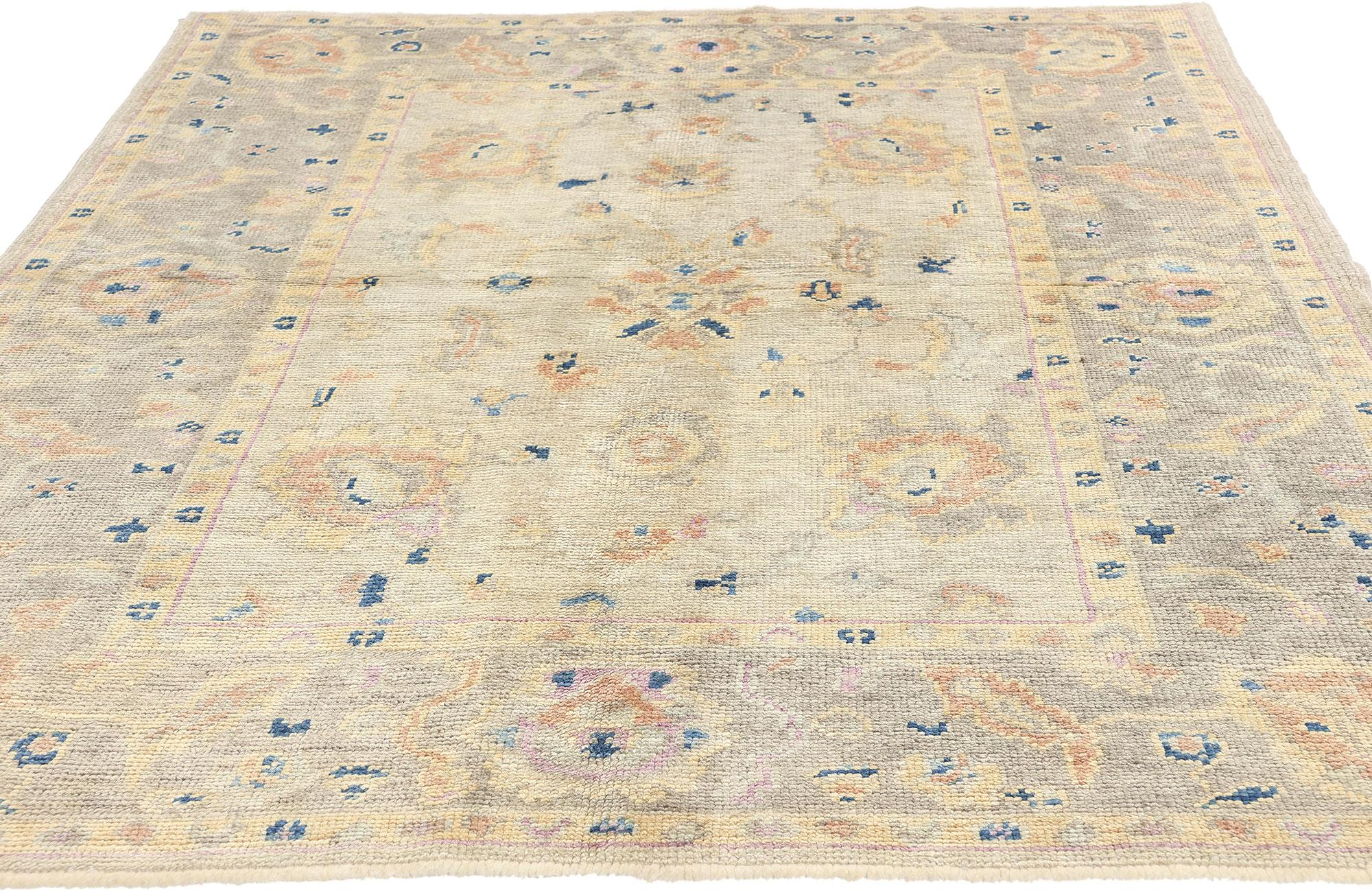 Turc New Pastel Earth-Tone Contemporary Turkish Oushak Rug (tapis turc Oushak) en vente