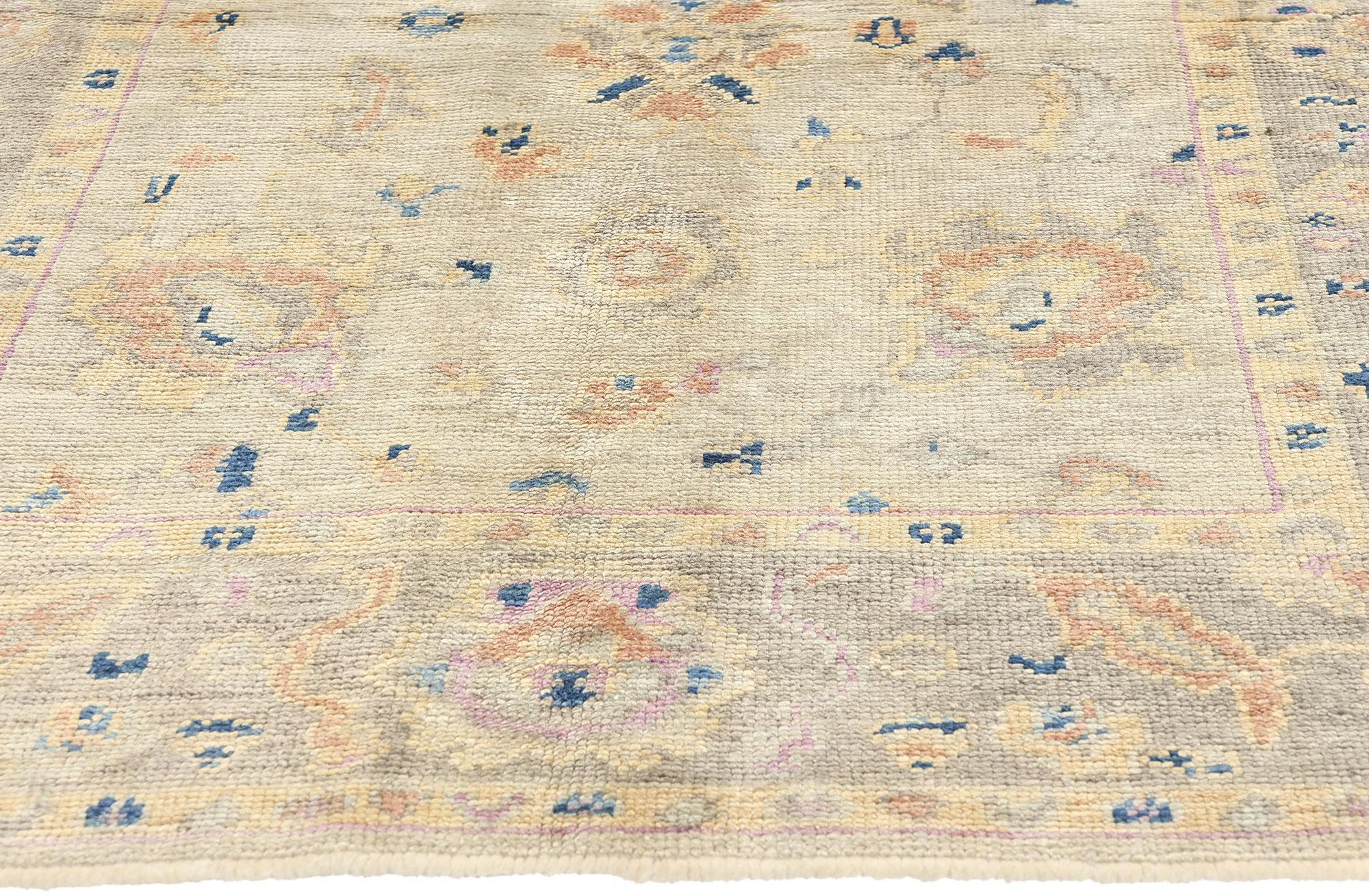 Noué à la main New Pastel Earth-Tone Contemporary Turkish Oushak Rug (tapis turc Oushak) en vente