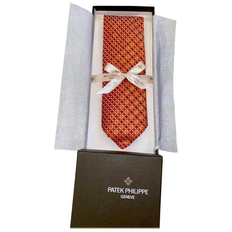 NOUVEAU Cravate en soie Patek Phillippe X Ermenegildo Zegna dans sa boîte -  Édition limitée - En vente sur 1stDibs