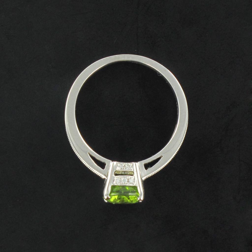 Modern Peridot Diamond 18 Karat White Gold Ring For Sale 6