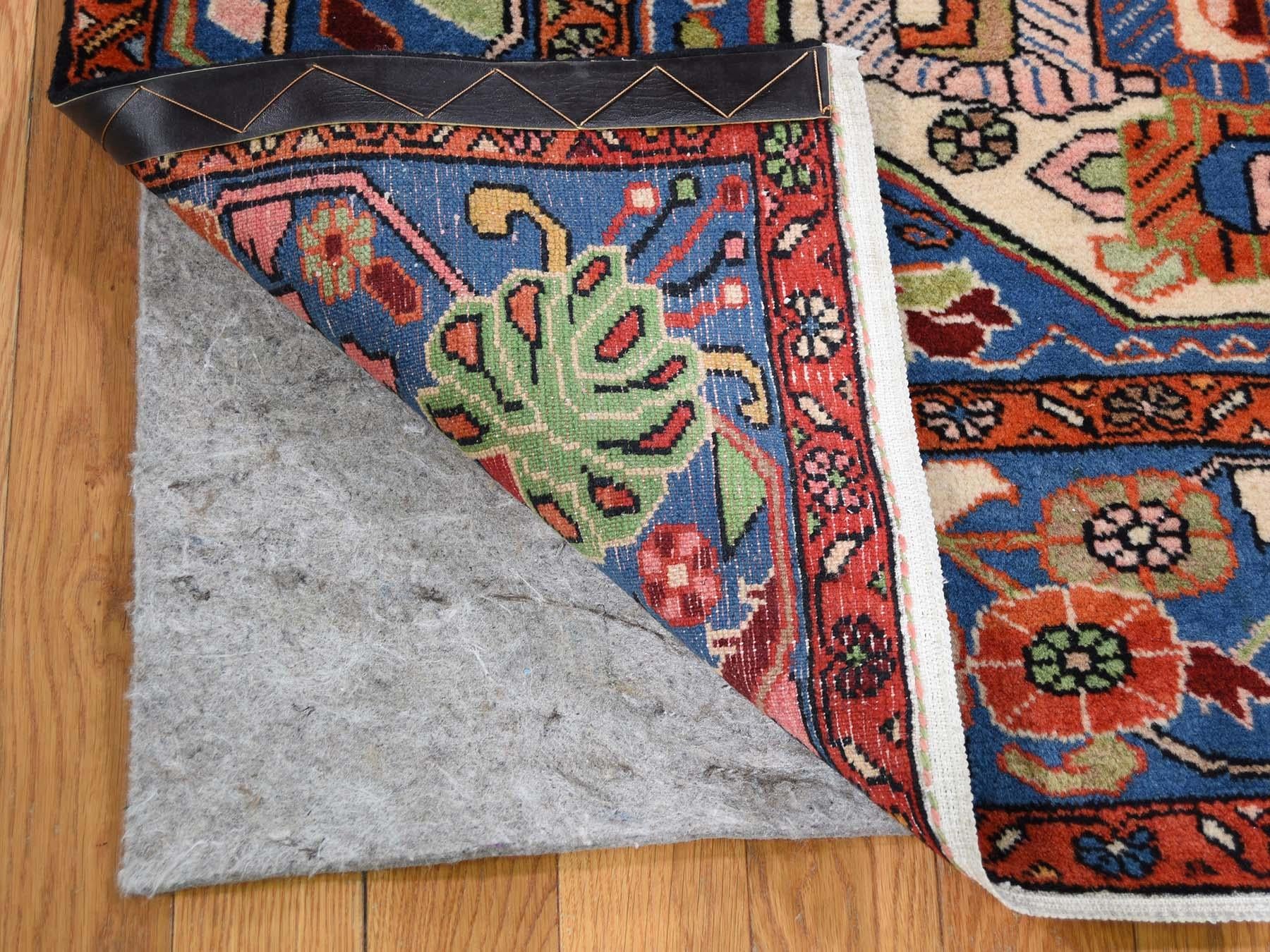 Persian Nahavand Hand Knotted Oriental Rug In Good Condition In Carlstadt, NJ