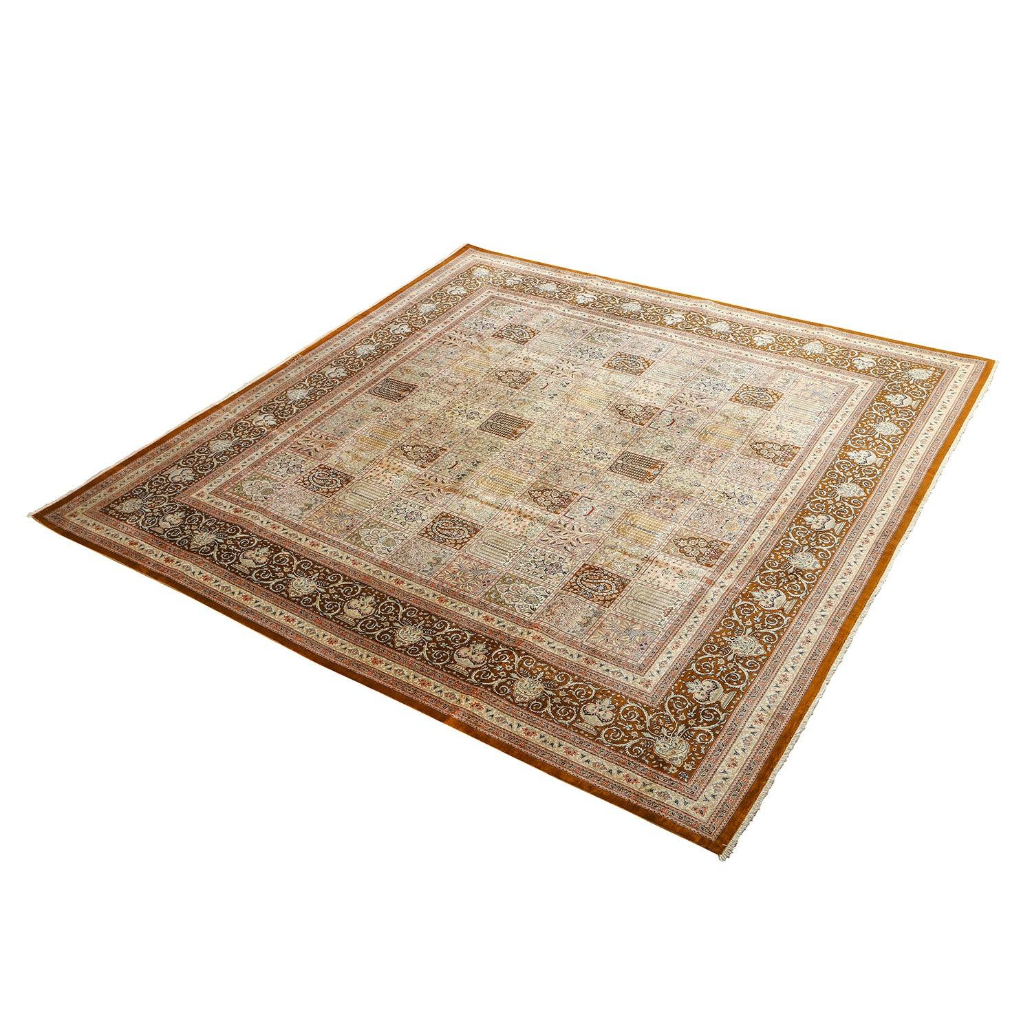 Persiano Tappeto New Persian Qom in seta - Dimensioni: 9'9 X 9'7 in vendita