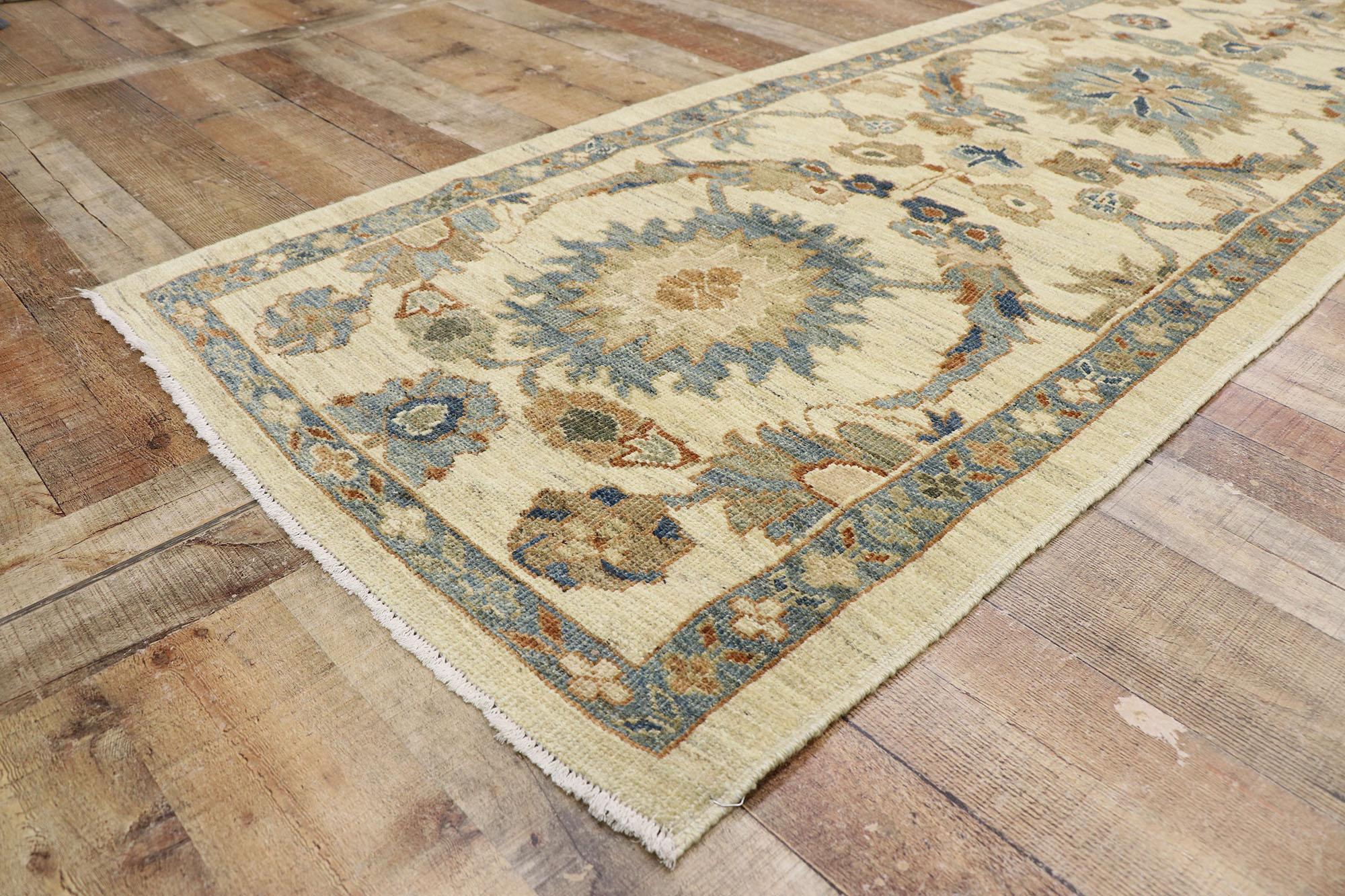 New Modern Persian Sultanabad Carpet with Transitional Style In New Condition For Sale In Dallas, TX