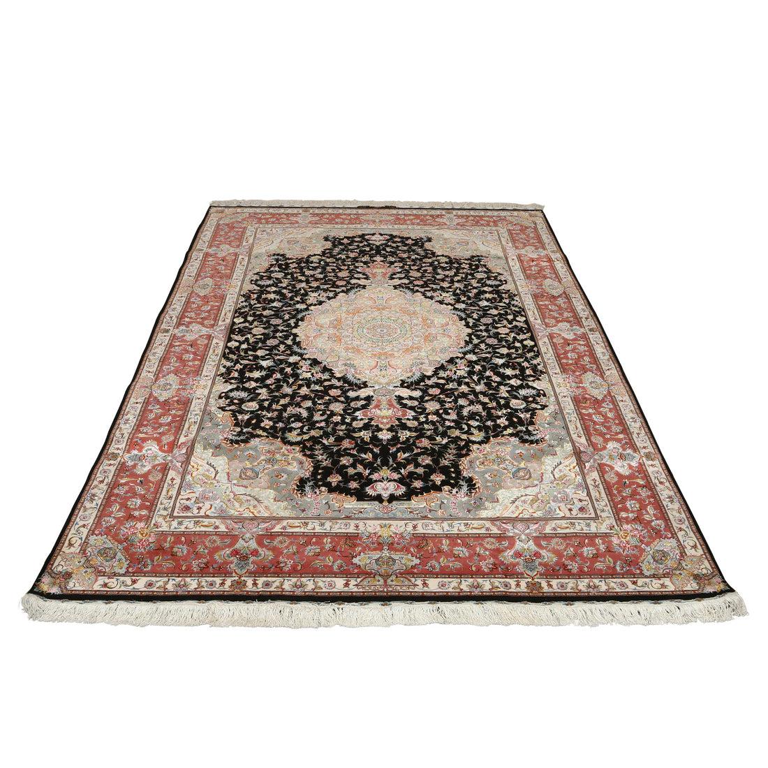 Tappeto Tabriz Honarmand in kork e seta 10' X 6'9
 
 Key Detail:
 Pile: Kork e seta
 Fondazione: Seta
 Origine: Tabriz Honarmand
 Design/One: Honarmand
 Età approssimativa: Nuovo
 Qualità (KPI): 650
 Condizione: Nuovo
 Dimensioni: 10' x 6'9
 Numero