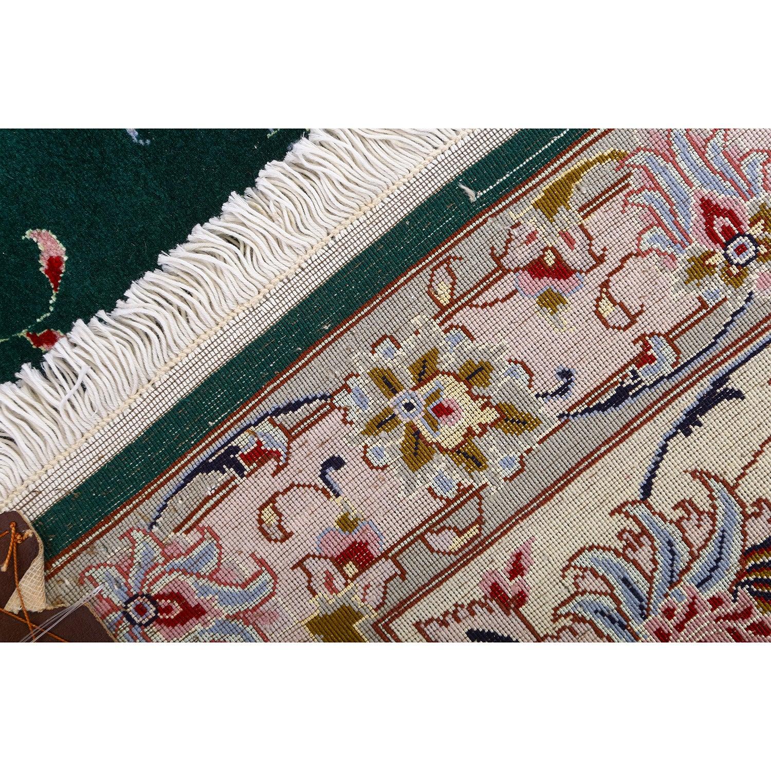 Tappeto New Tabriz in lana, seta e cotone 9'10 X 8'3

Key Detail:
Pile: Lana e seta
Fondazione: Cotone
Origine: Tabriz
Design/One: Tutto il resto
Età approssimativa: nuova
Qualità (KPI): 350
Condizioni: Buono
Dimensioni: 9'10 x 8'3 
Numero di