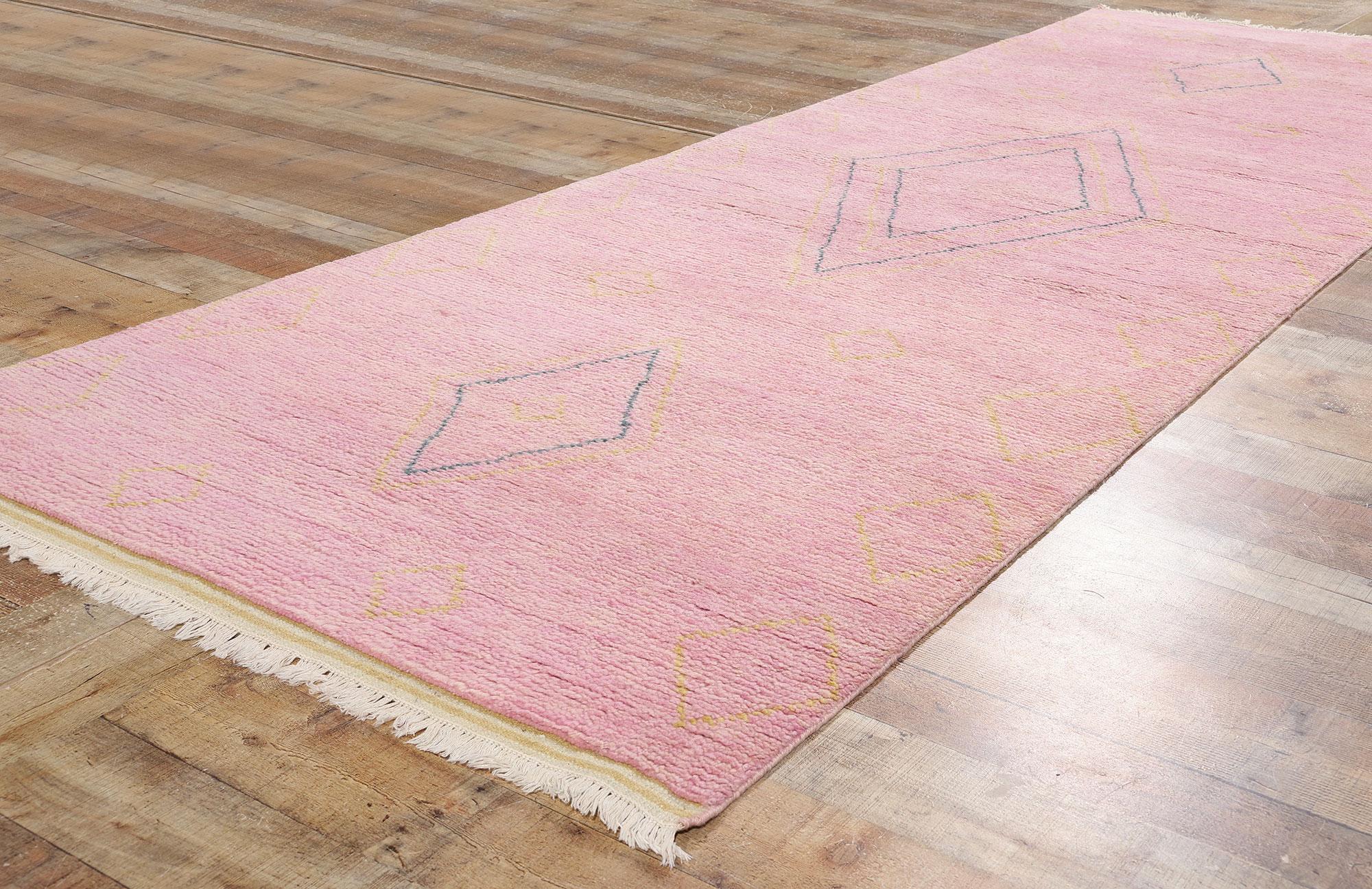 XXI secolo e contemporaneo New Pink Diamond Tappeto marocchino moderno, 03'11 x 12'00 in vendita