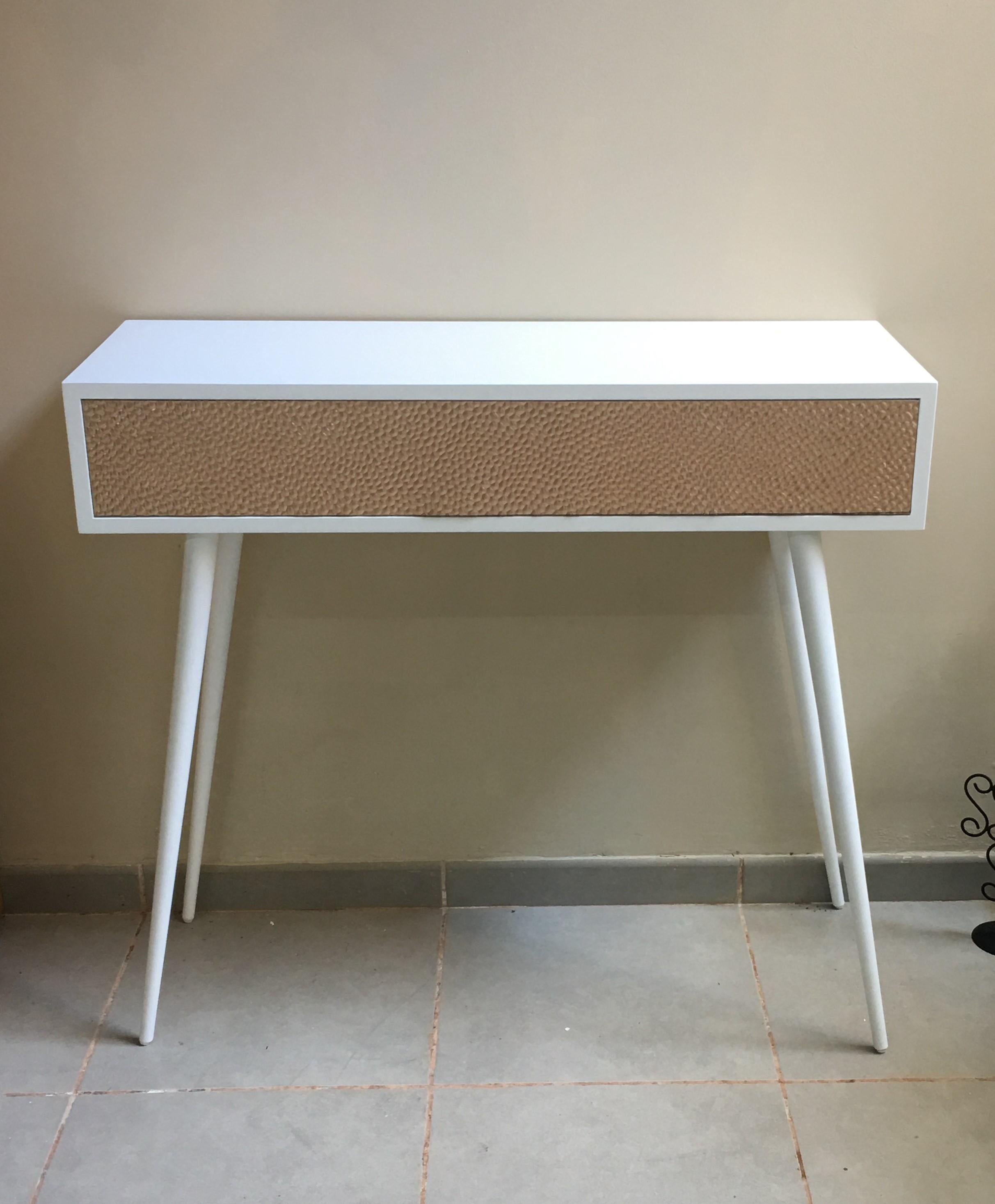 New pink relief metal and white Lacquered wood console table with drawer. Handmade

Unique piece, prototype of a Spanish designer.
