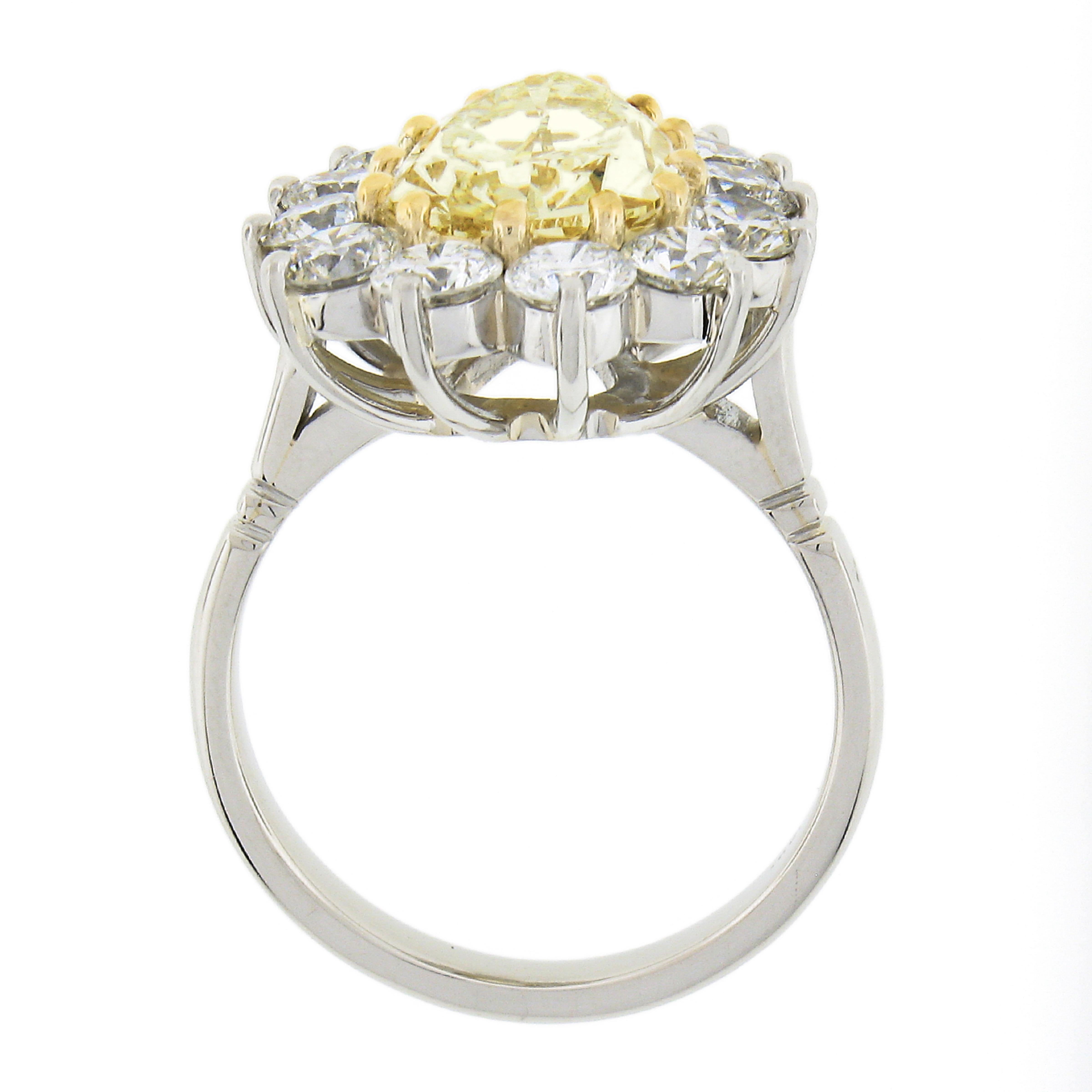 Bague de fiançailles en or 18k 5,64ctw GIA Fancy Light Yellow Pear Diamond w/ Halo 4