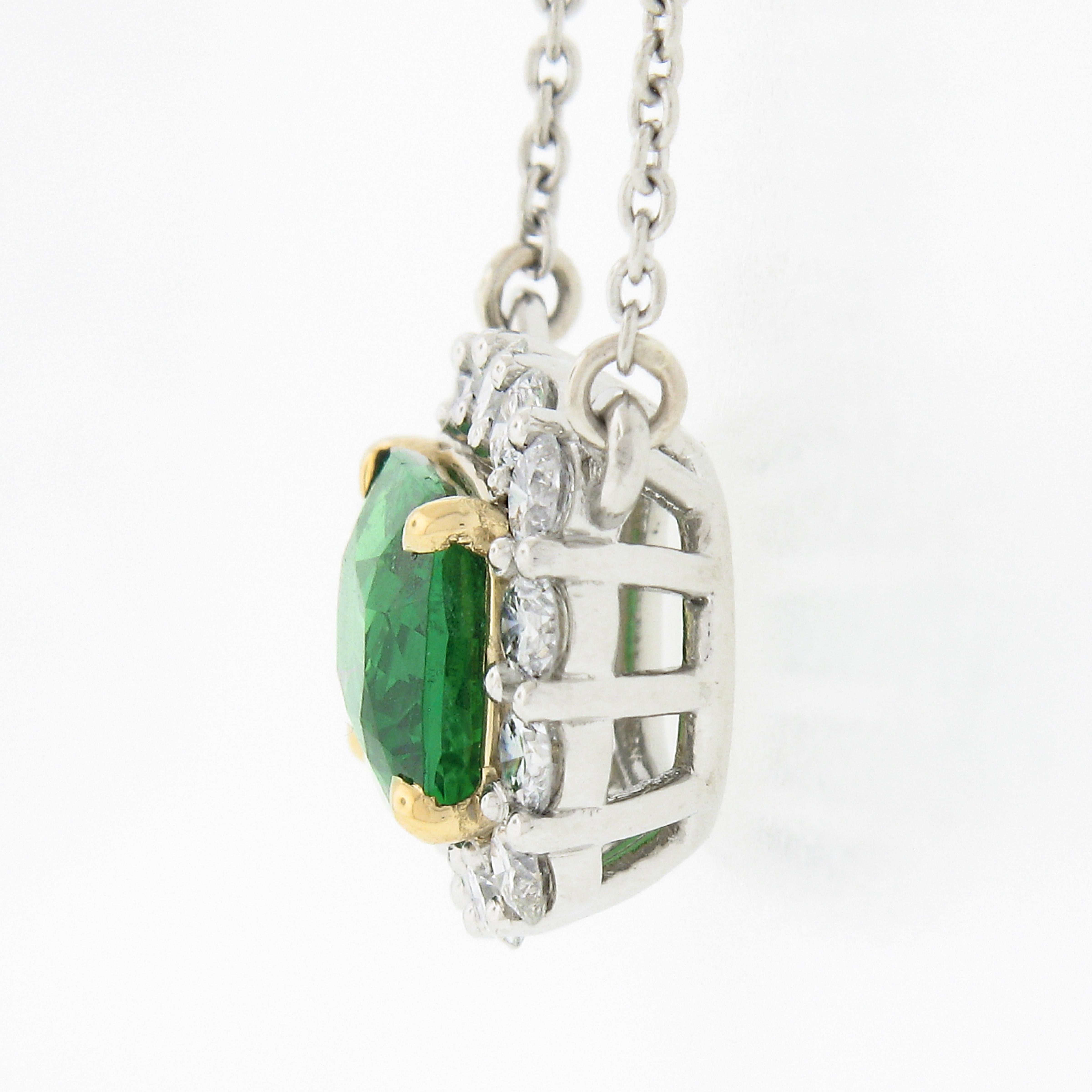 New Plat. Collier pendentif en or 18k GIA Tsavorite coussin Solitaire Diamant Halo Pour femmes en vente