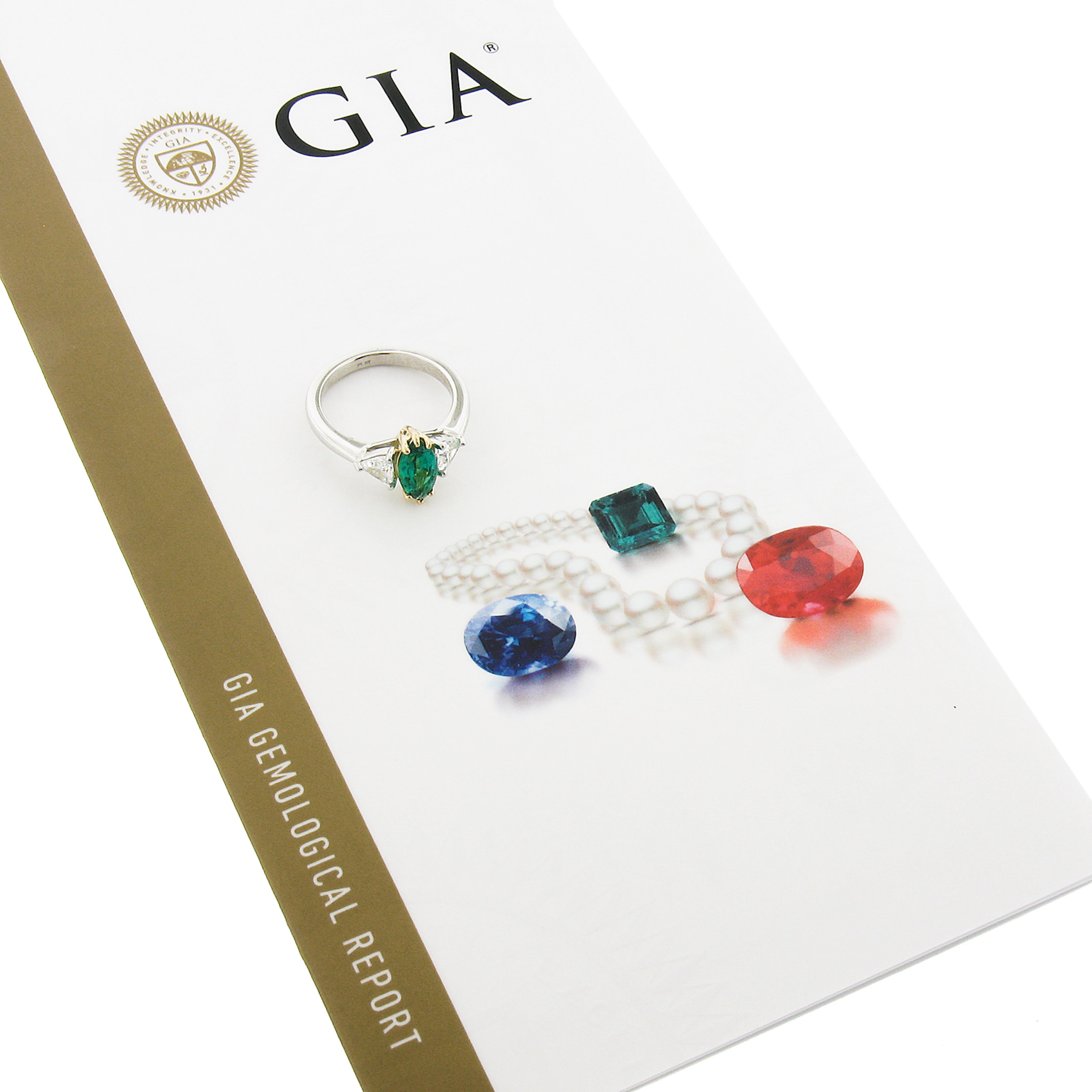 Bague à 3 pierres en or 18 carats avec émeraude verte marquise et trillion de diamants, certifiée GIA en vente 5
