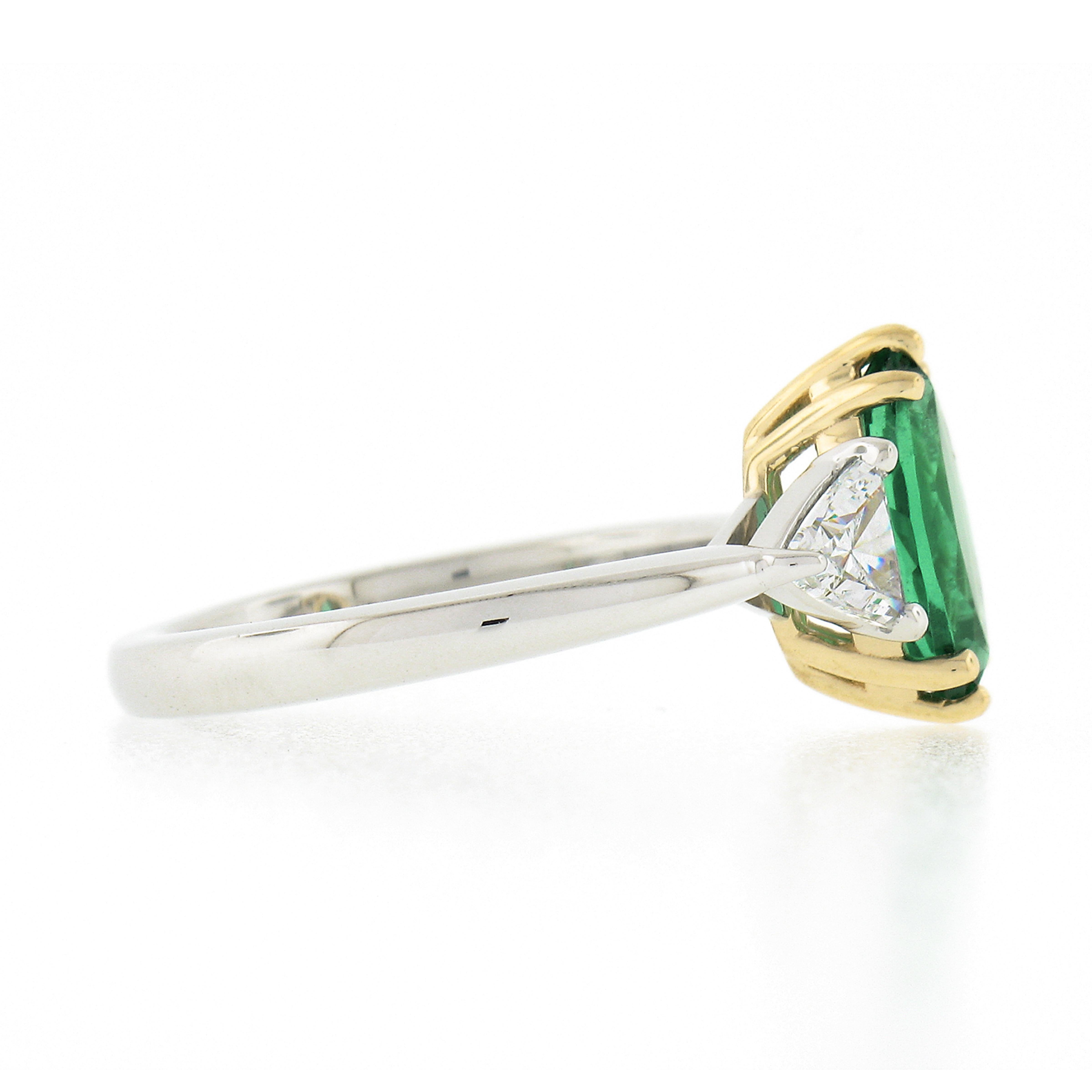 Bague à 3 pierres en or 18 carats avec émeraude verte marquise et trillion de diamants, certifiée GIA Neuf - En vente à Montclair, NJ