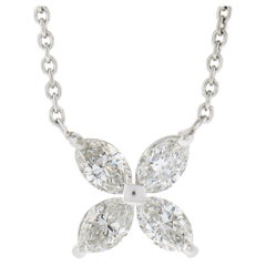 NOUVEAU collier pendentif fleur papillon en platine avec diamants marquises à griffes 0,56 carat