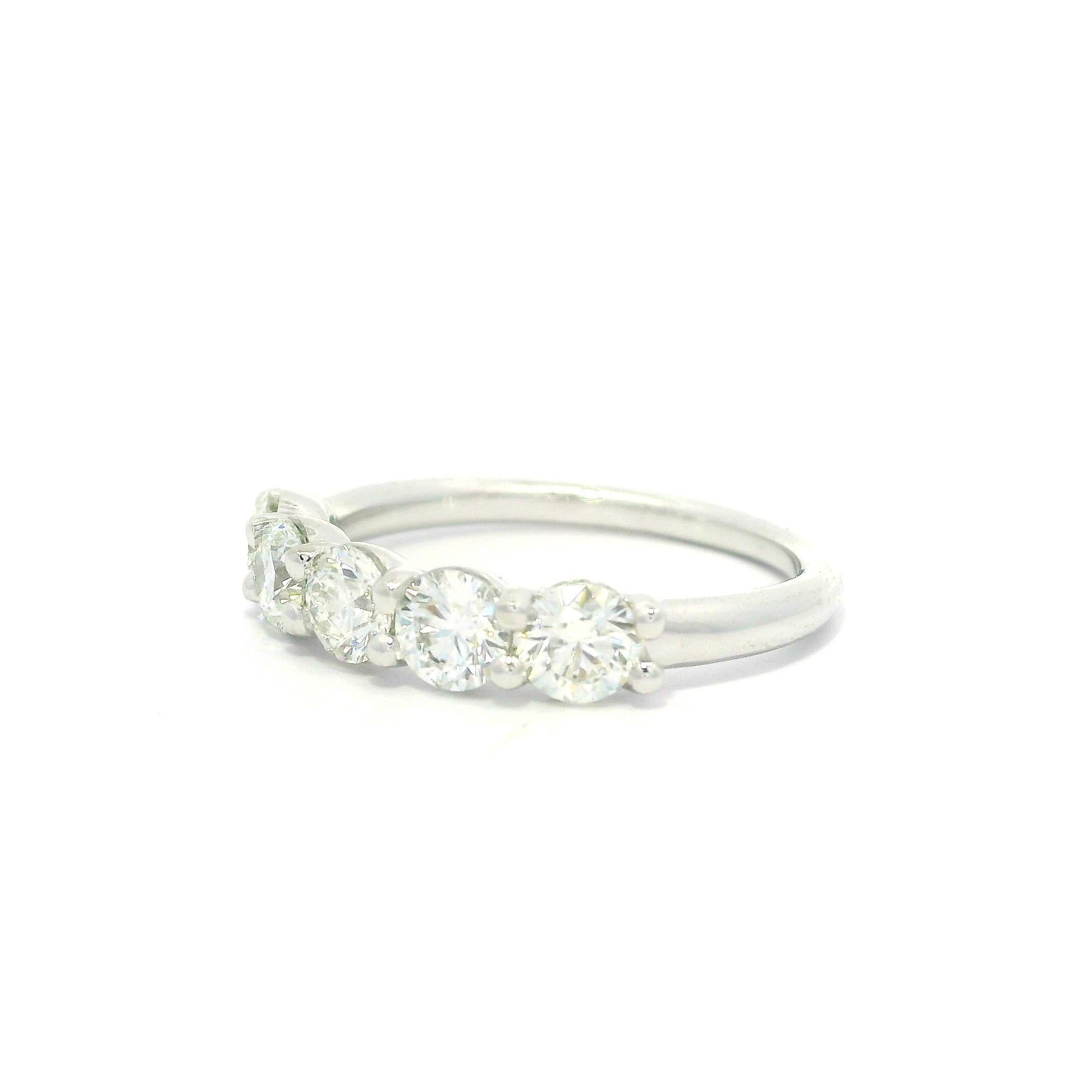 New Platinum 1.24ctw Round Diamond Low Profile Classic 5 Stone Band Ring en vente 3