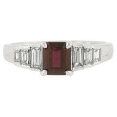 Nuevo Anillo de Compromiso de Platino con Rubí de Corte Rectangular y Diamante Baguette de 1,68ctw GIA