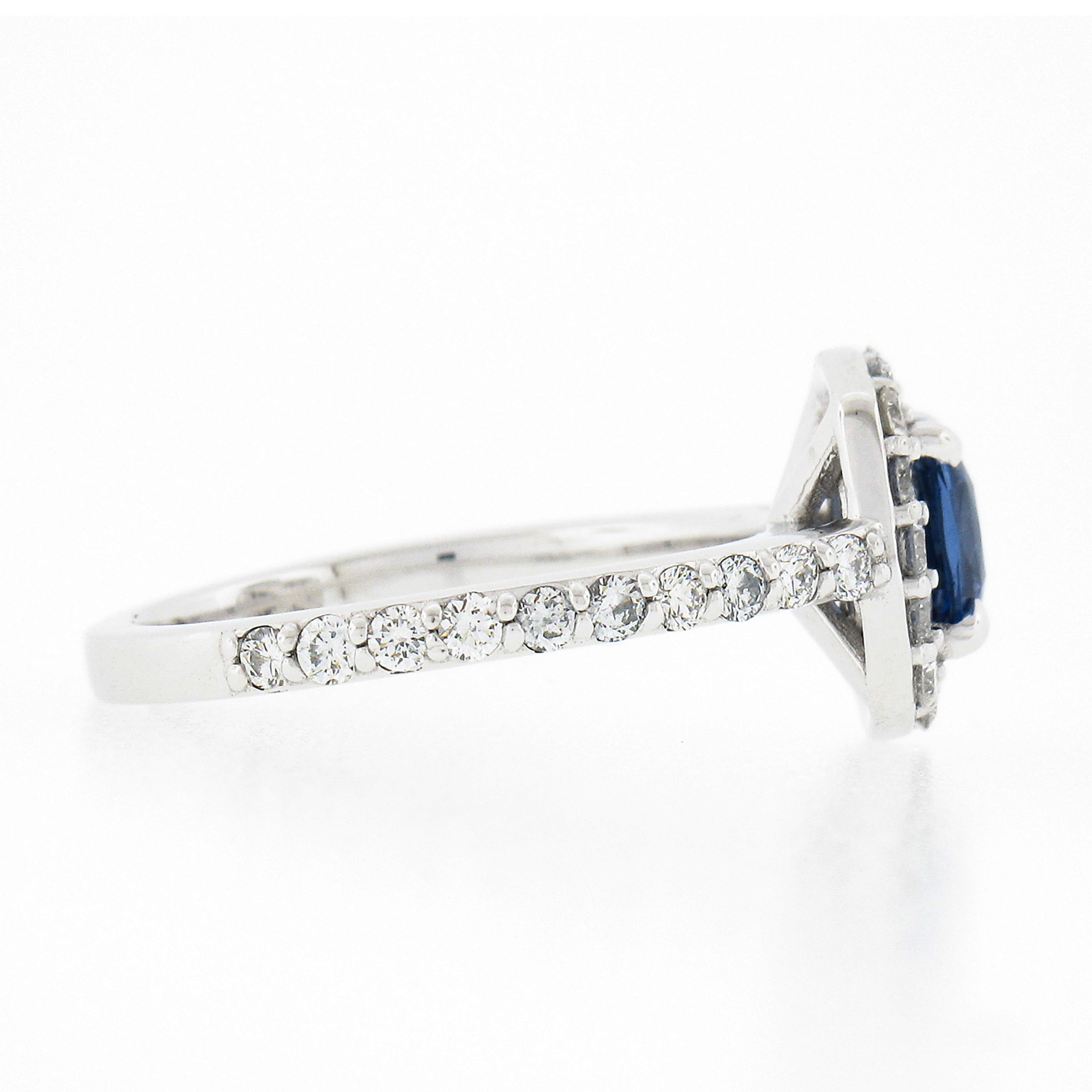 NEW Platinum 1.89ctw GIA NO HEAT Cushion Blue Spinel Brilliant Diamond Halo Ring (Bague de halo en platine 1.89ctw GIA NO HEAT) en vente 1