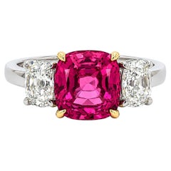 Nouvelle bague en platine et or 18 carats, sertie d'un spinelle « Rare Mahenge » certifié GIA et de diamants « Old Mine » sur les côtés