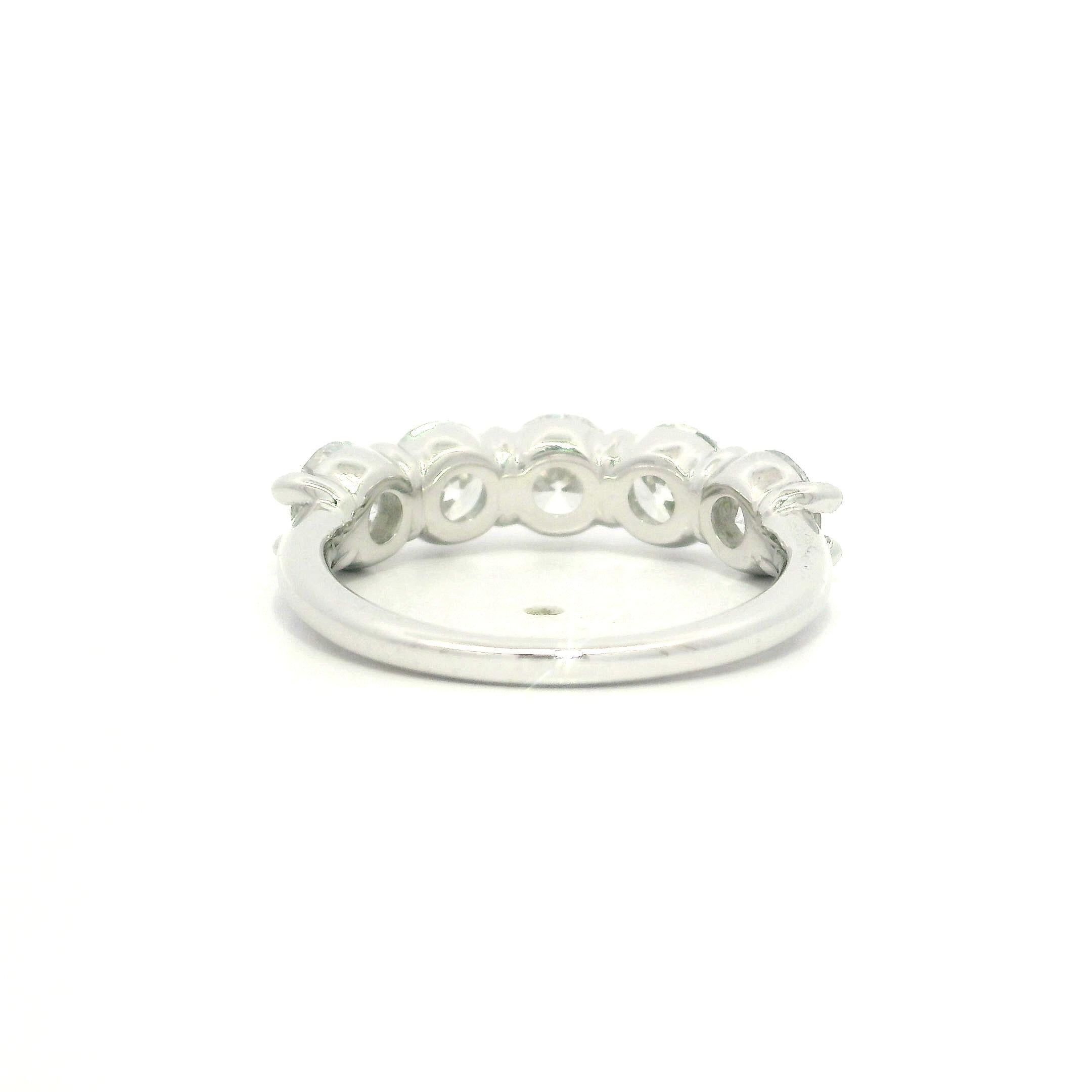 New Platinum 2.50ctw GIA Ideal Cut D VS1 Diamond Low Profile 5 Stone Band Ring For Sale 6