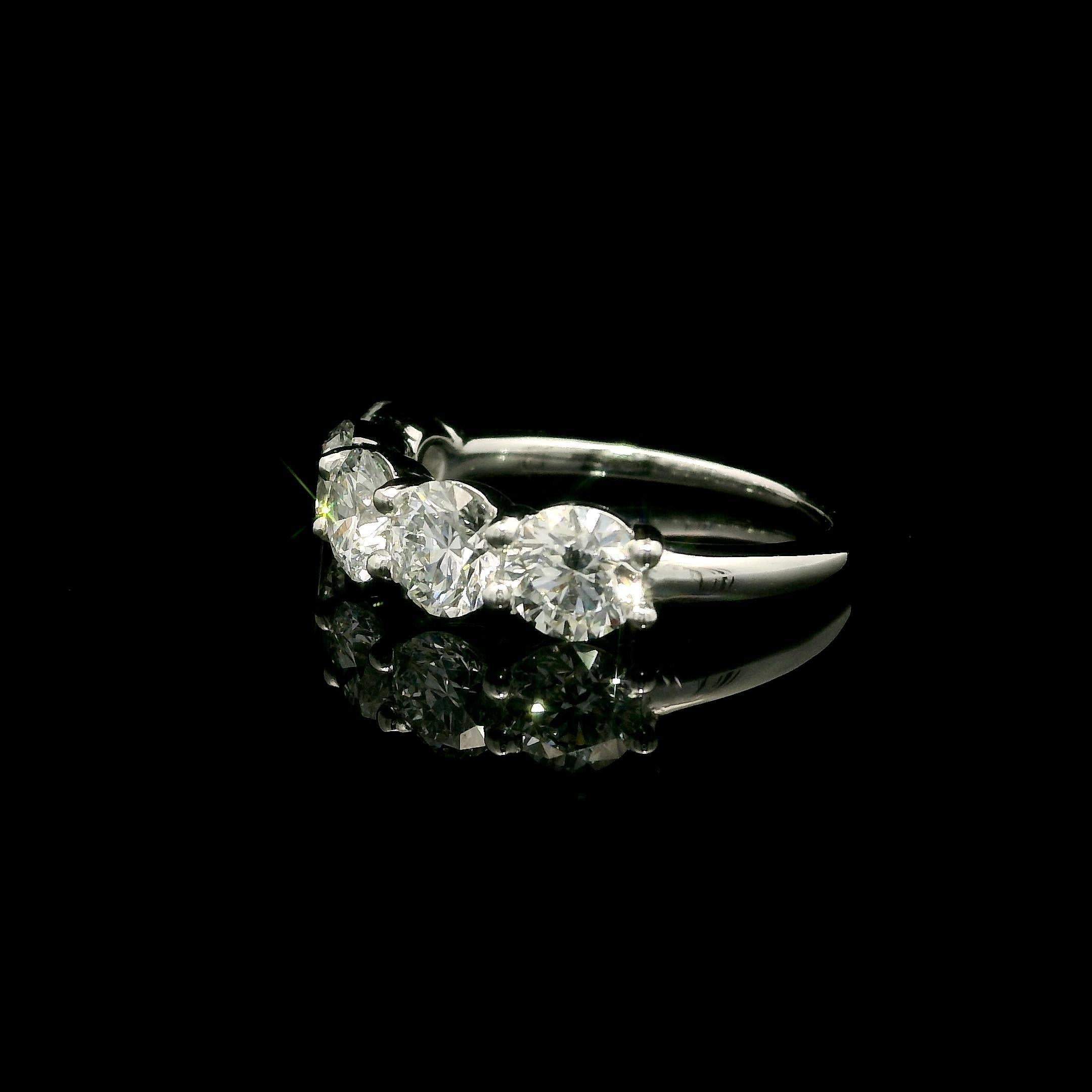 New Platinum 2.50ctw GIA Ideal Cut D VS1 Diamond Low Profile 5 Stone Band Ring For Sale 10