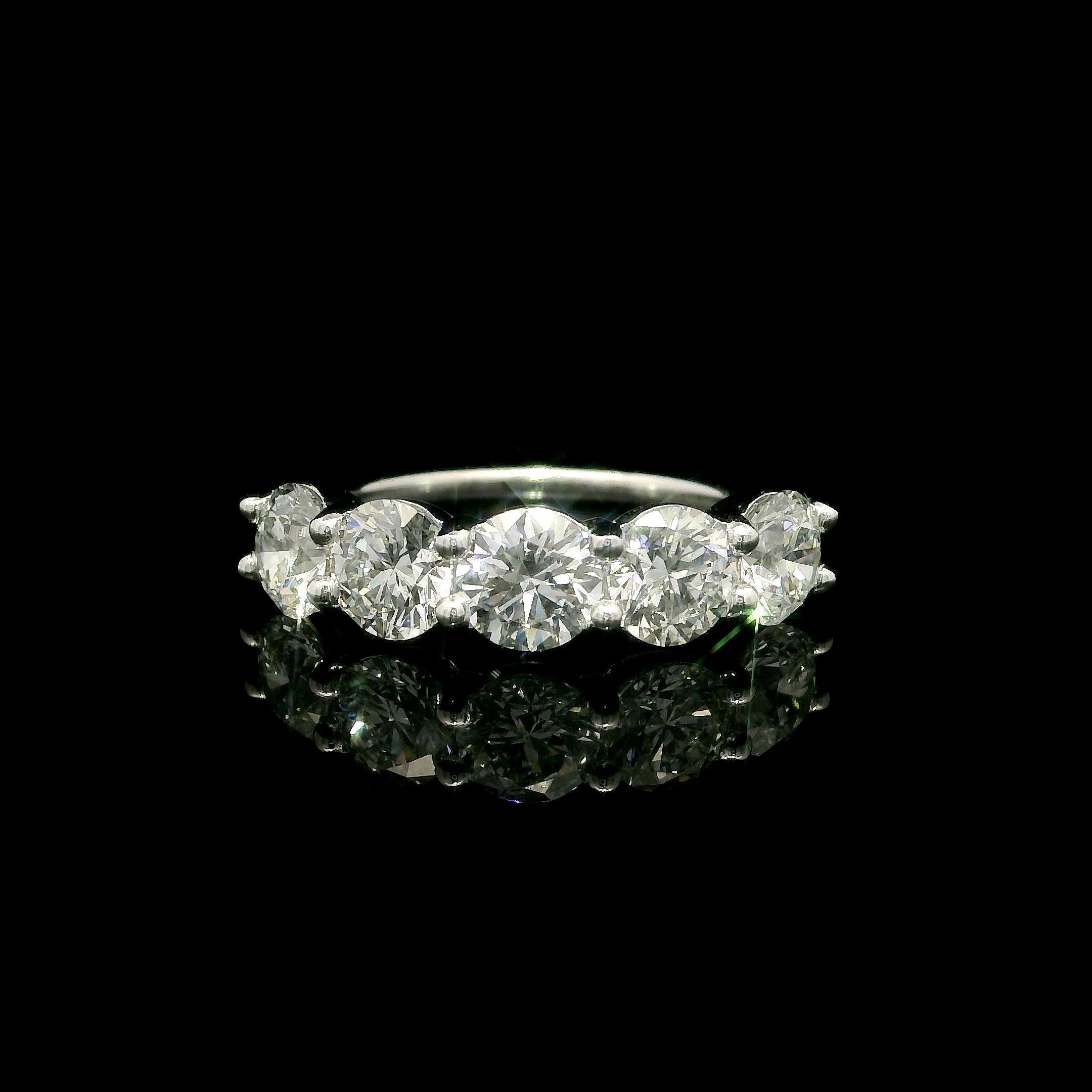 New Platinum 2.50ctw GIA Ideal Cut D VS1 Diamond Low Profile 5 Stone Band Ring For Sale 1