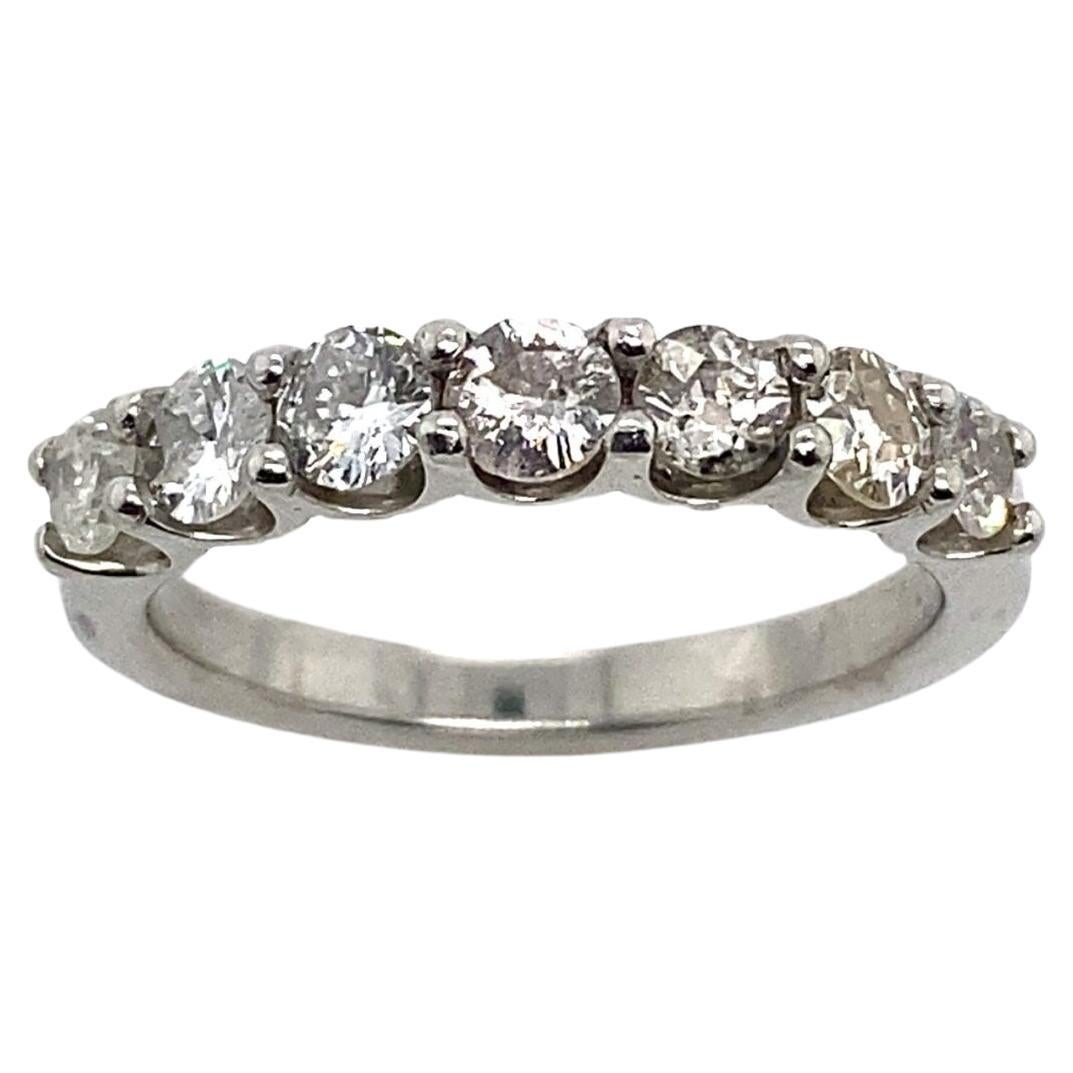 Eternity-Ring aus neuem Platin mit 7 Steinen und 1,20 Karat runden Diamanten im Angebot