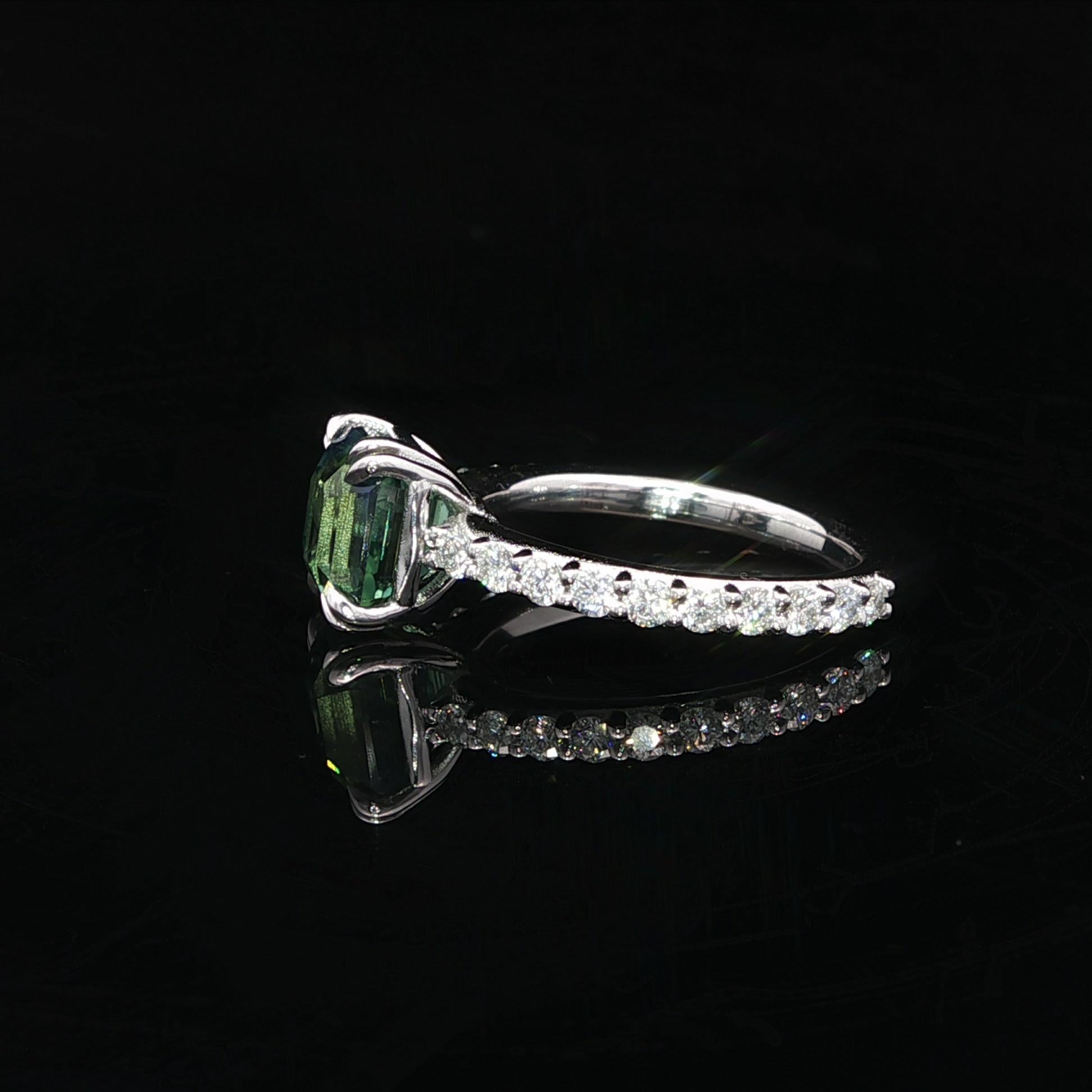 New Platinum Classic GIA 4.03ctw No Heat Green Blue Sapphire Diamond Ring in vendita 6